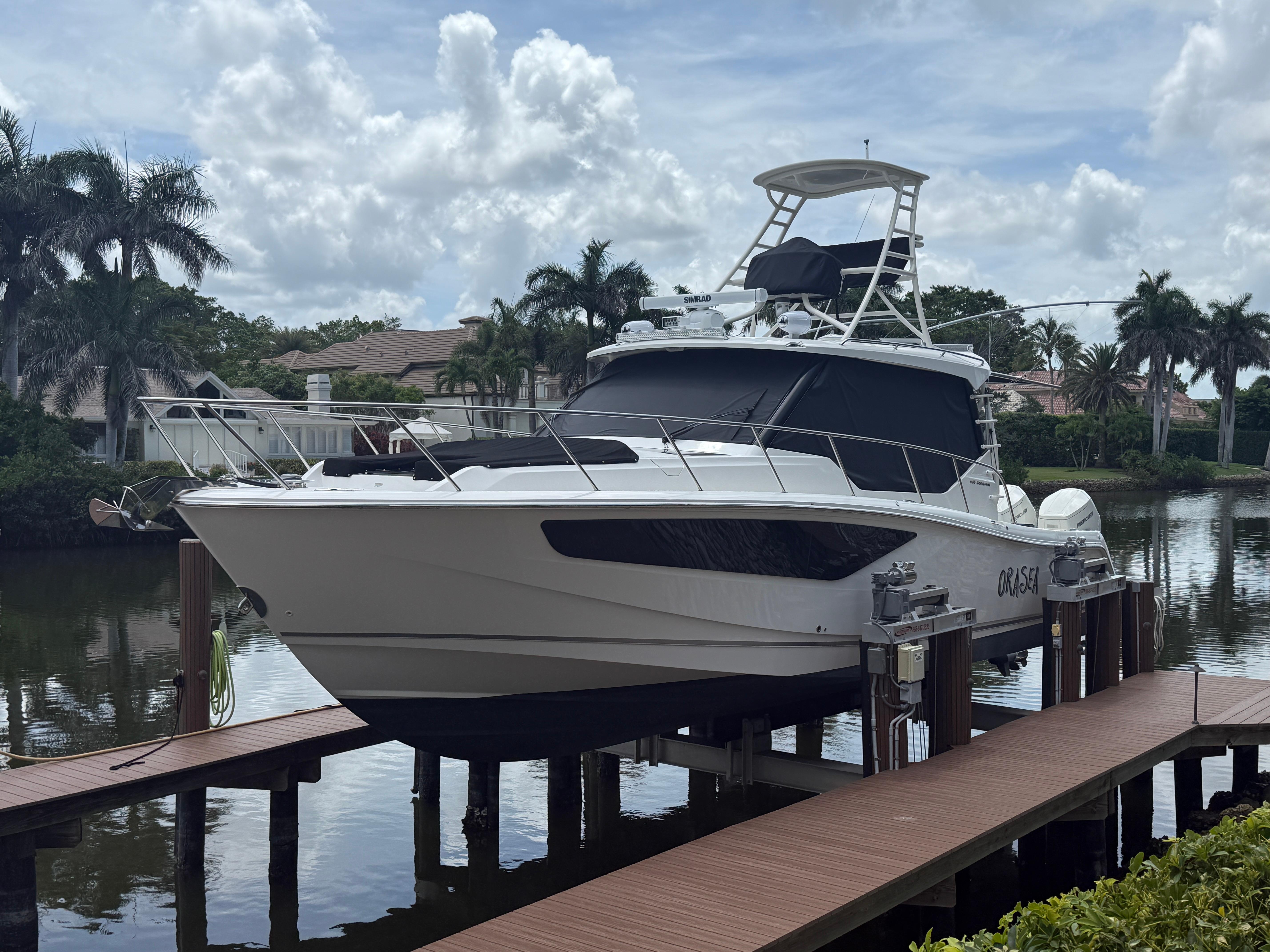 2023 Boston Whaler 405 Conquest