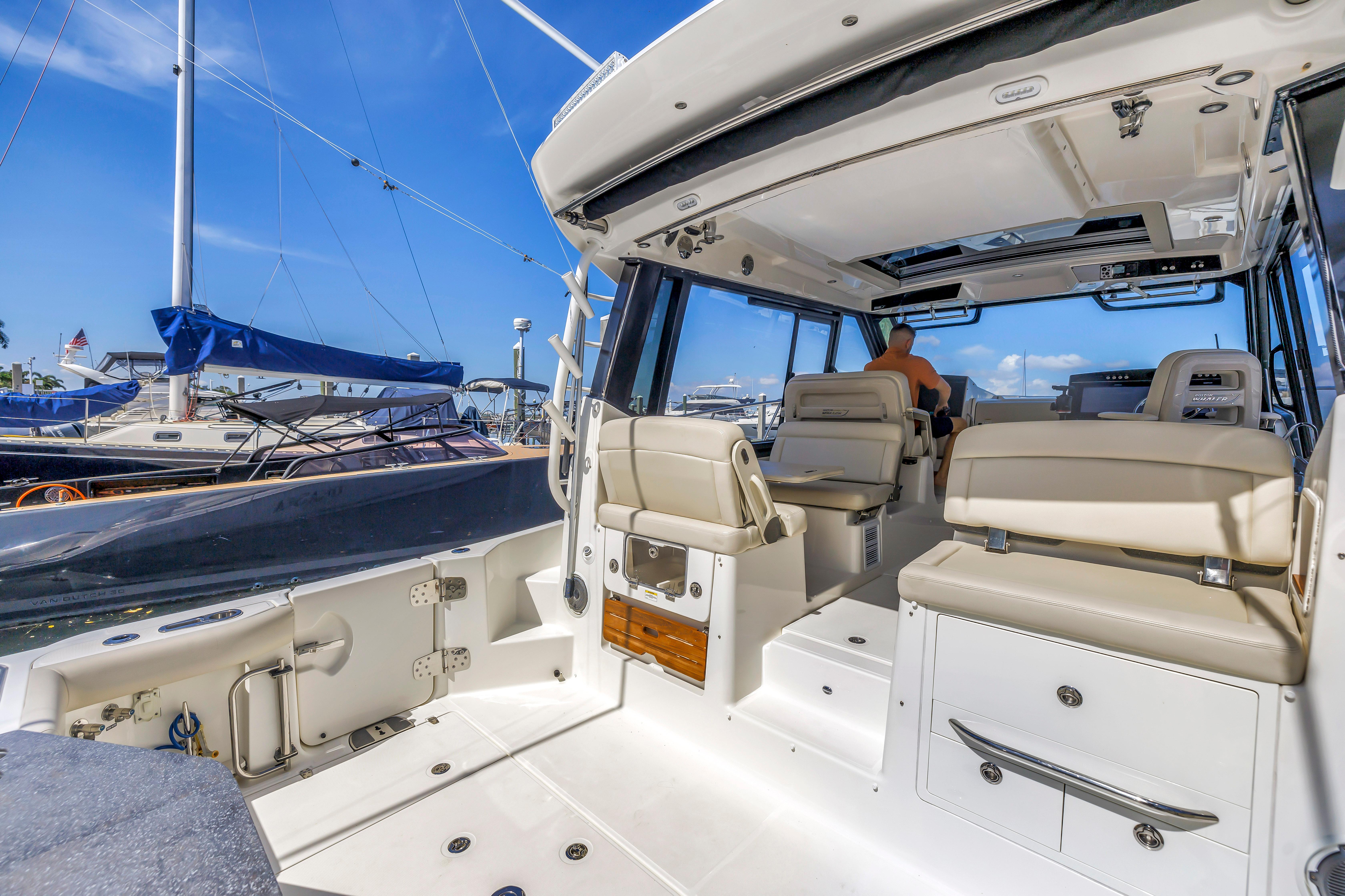 2023-boston-whaler-405-conquest-power-9848190-20250714073830180-1