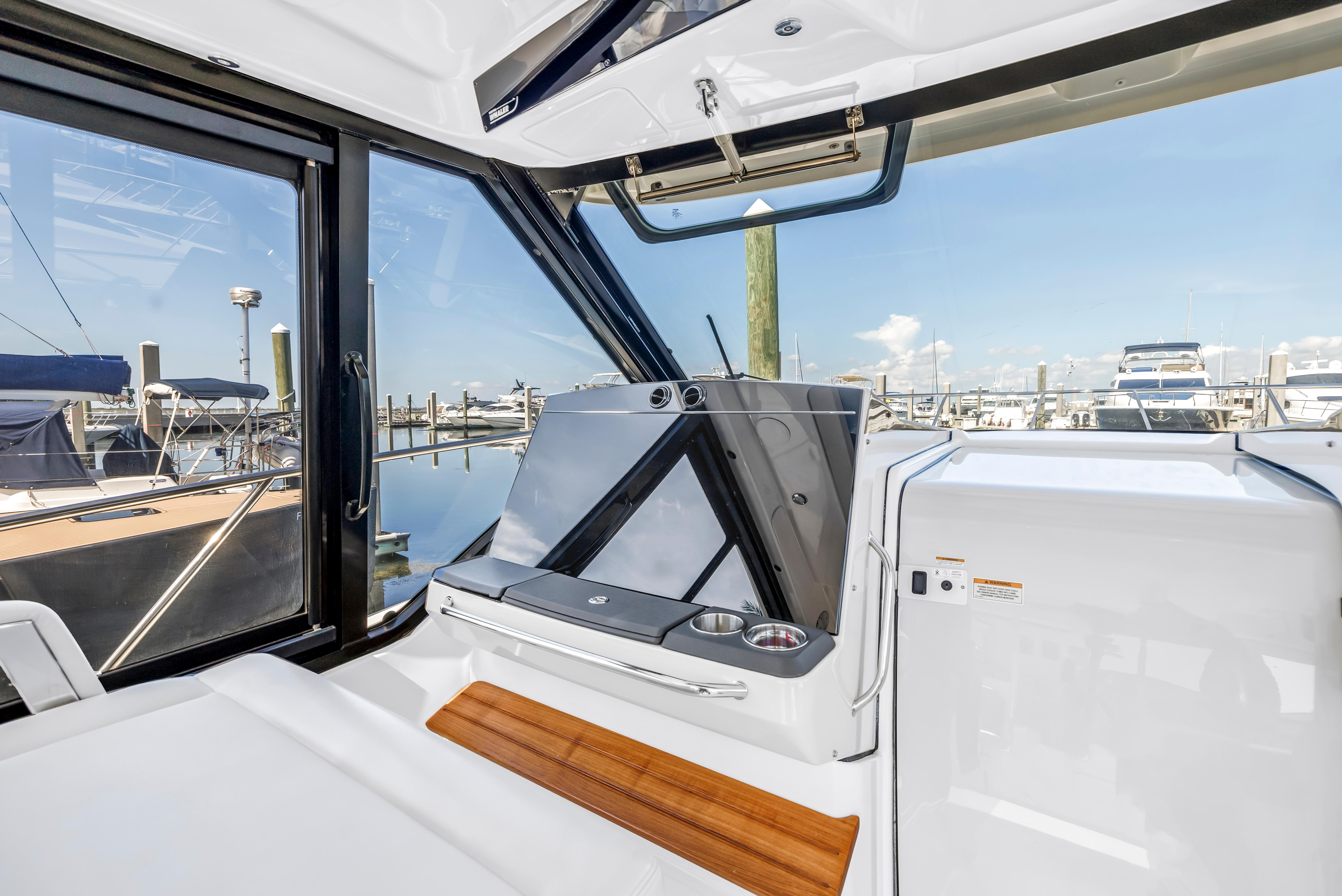 2023-boston-whaler-405-conquest-power-9848190-20250714075437508-1
