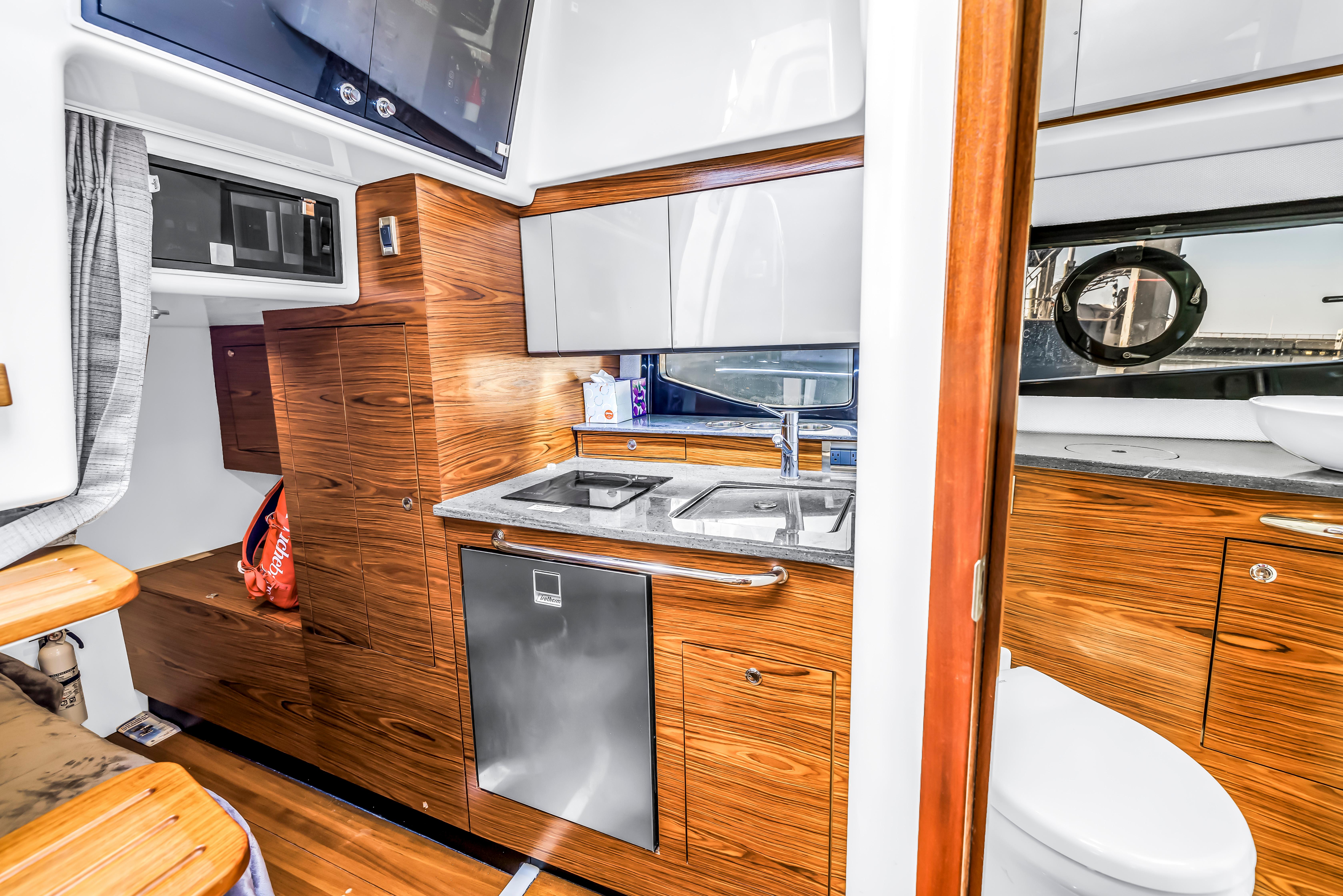 2023-boston-whaler-405-conquest-power-9848190-20250714075727802-1