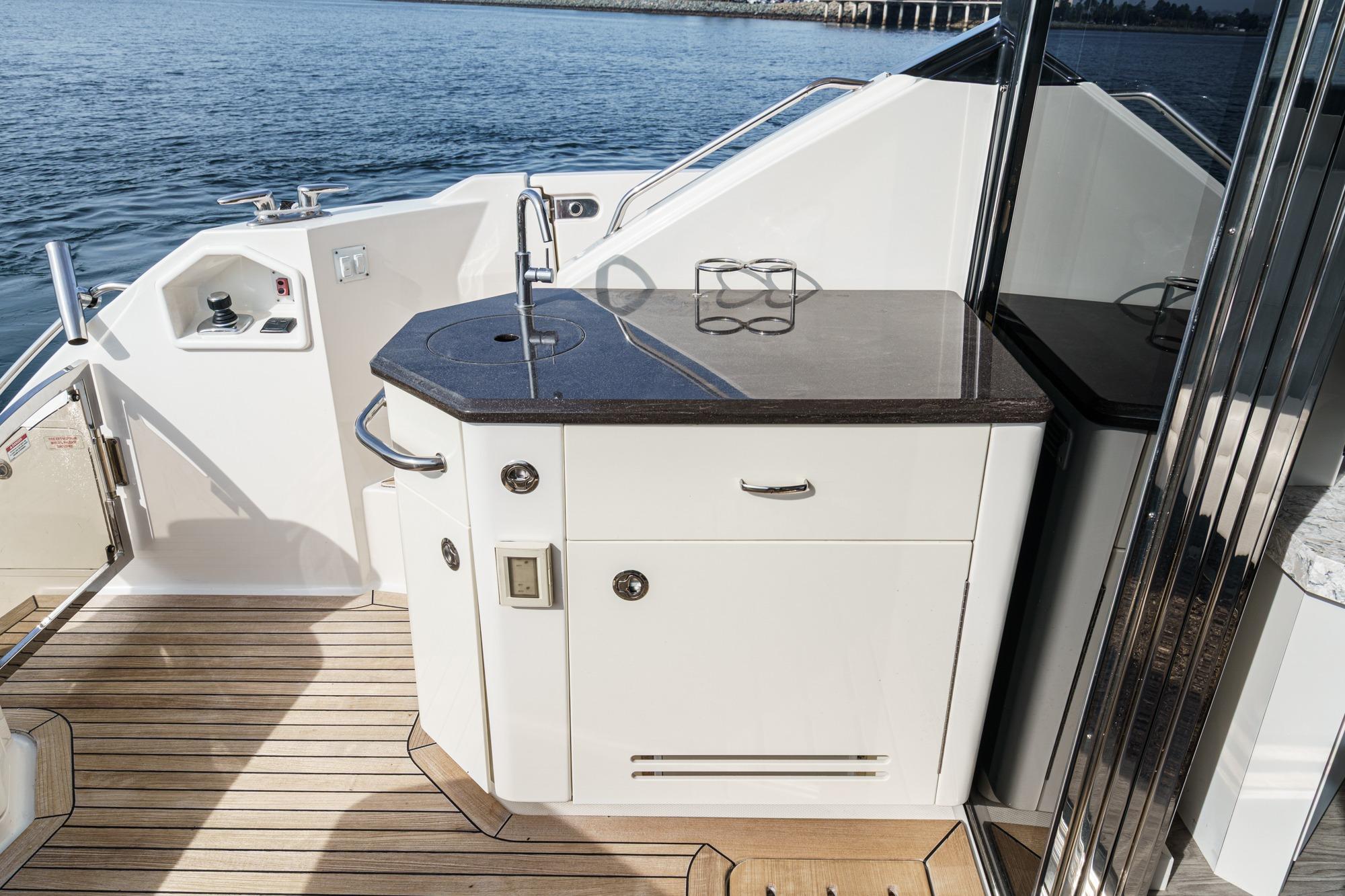 2016 Sea Ray L590 #TBJRP1402H inventory image at Sun Country Marine Group, San Diego Harbor Island