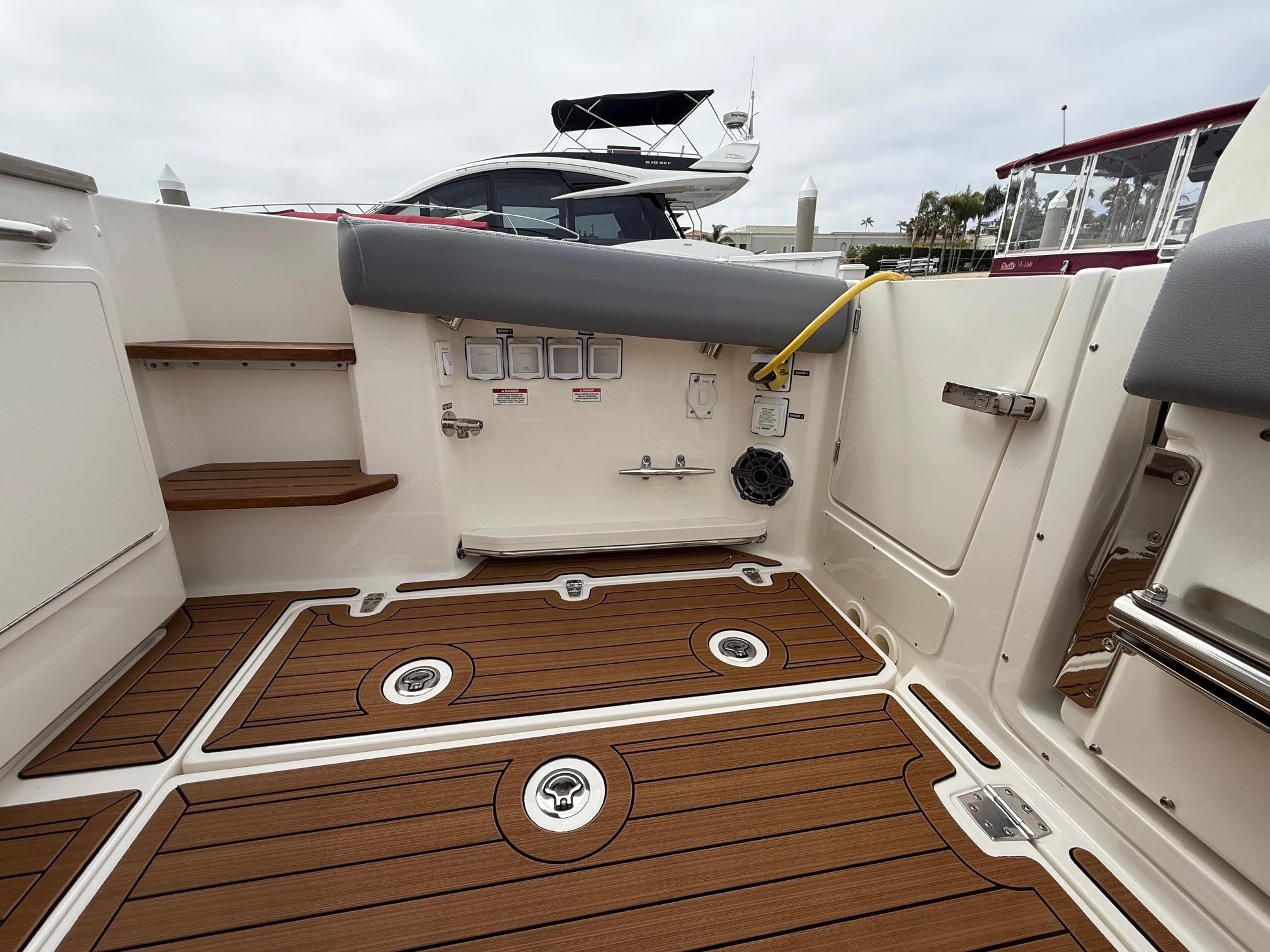 2024 Boston Whaler 350 Realm #TBBB0675KLLC inventory image at Sun Country Marine Group, Newport Beach 2024 Boston Whaler 350 Realm #TBBB0675KLLC inventory image at Sun Country Marine Group, Newport Beach