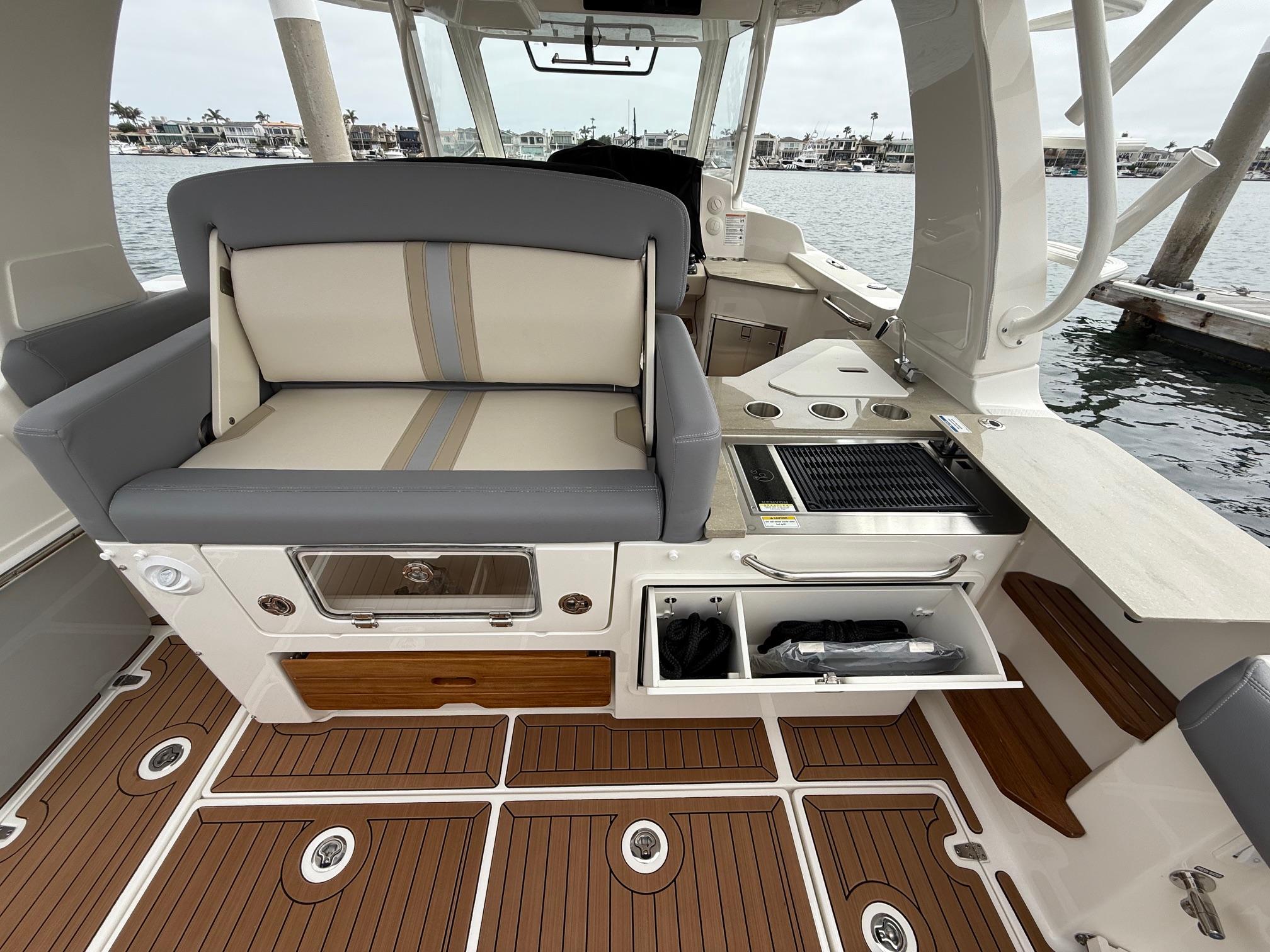 2024 Boston Whaler 350 Realm #TBBB0675KLLC inventory image at Sun Country Marine Group, Newport Beach 2024 Boston Whaler 350 Realm #TBBB0675KLLC inventory image at Sun Country Marine Group, Newport Beach