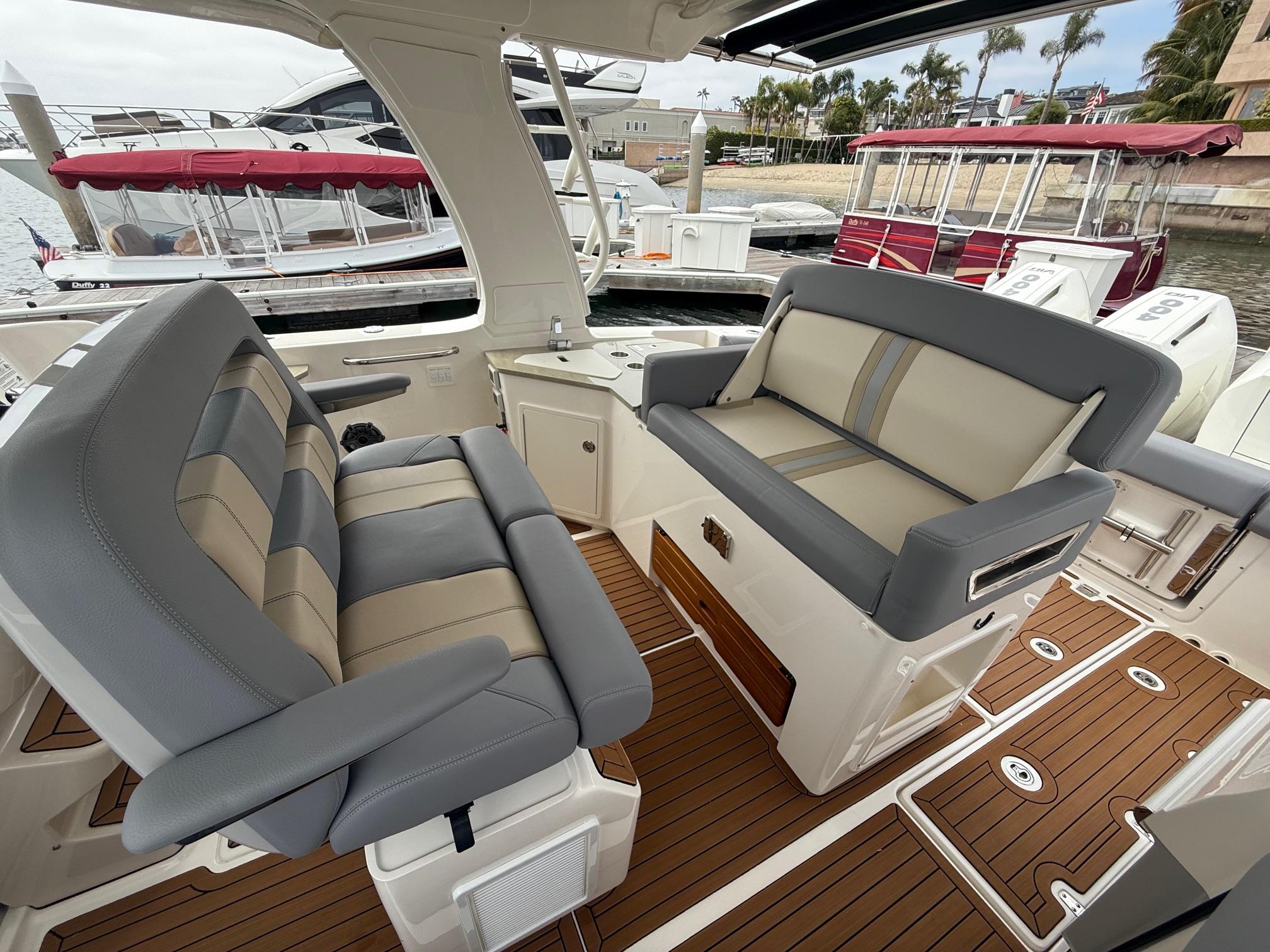 2024 Boston Whaler 350 Realm #TBBB0675KLLC inventory image at Sun Country Marine Group, Newport Beach 2024 Boston Whaler 350 Realm #TBBB0675KLLC inventory image at Sun Country Marine Group, Newport Beach