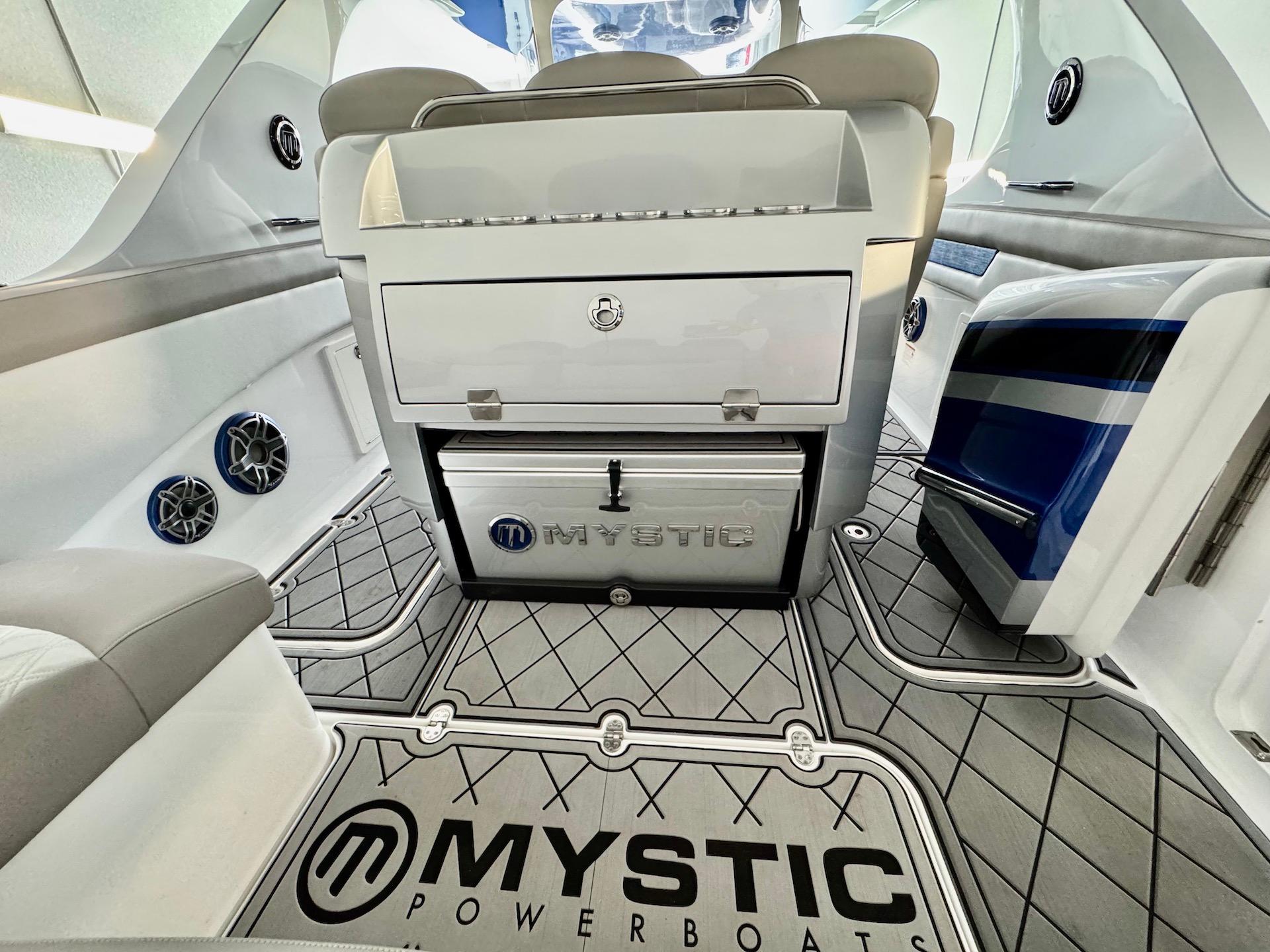 2021 Mystic Powerboats