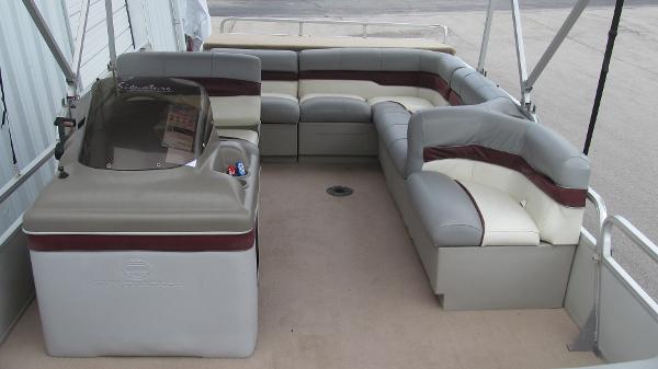 1999 Sun Tracker boat for sale, model of the boat is PARTY BARGE 21 Signature Series & Image # 8 of 8