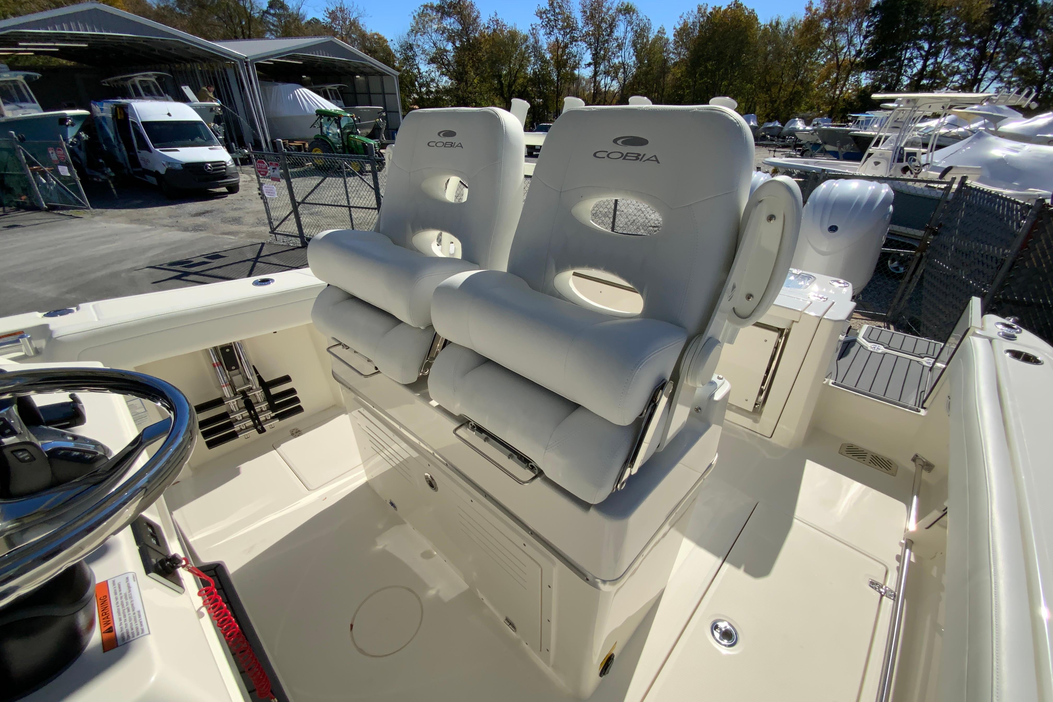 2026 Cobia 265 Center Console-15
