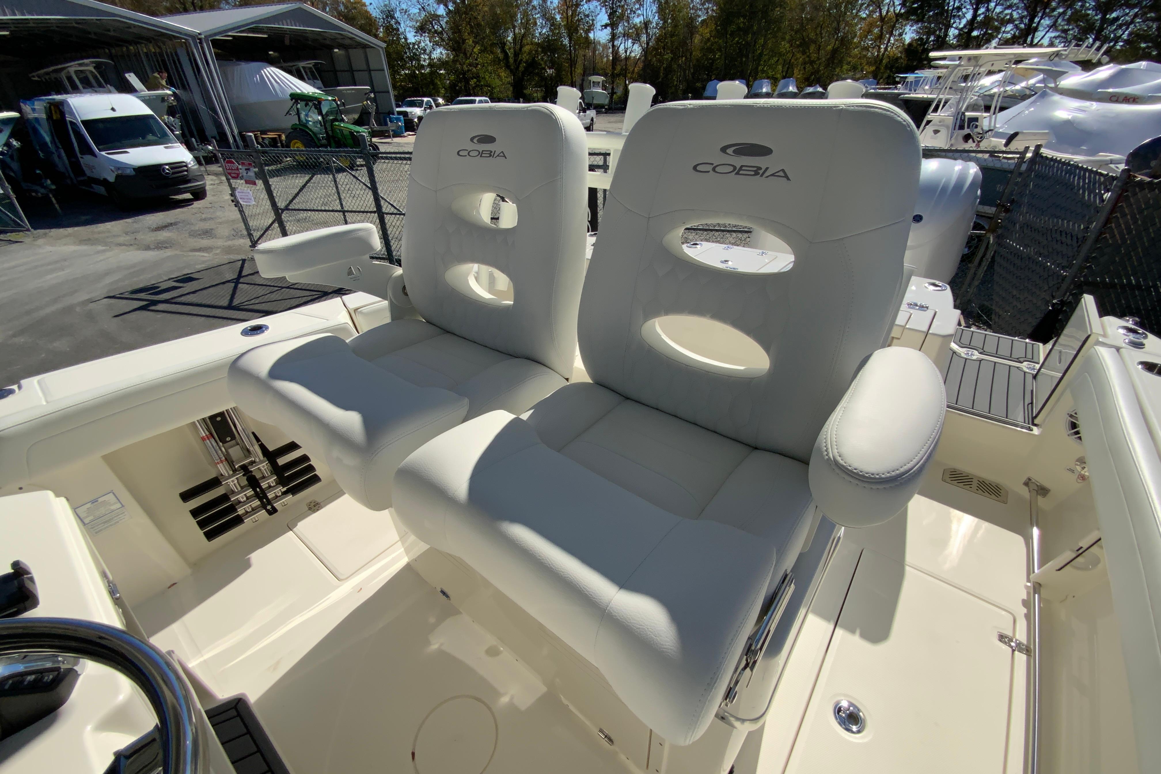2026 Cobia 265 Center Console-16