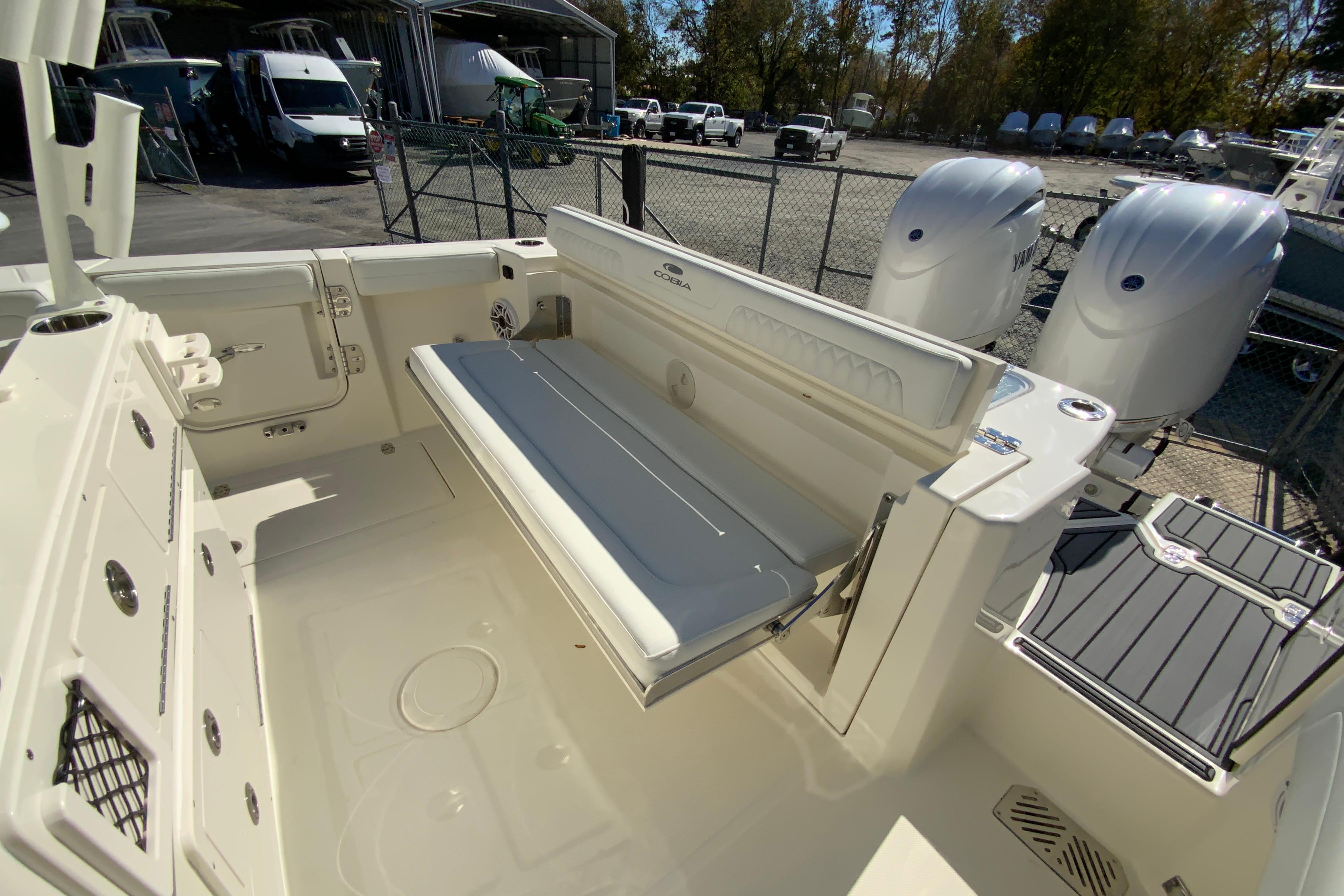 2026 Cobia 265 Center Console-18