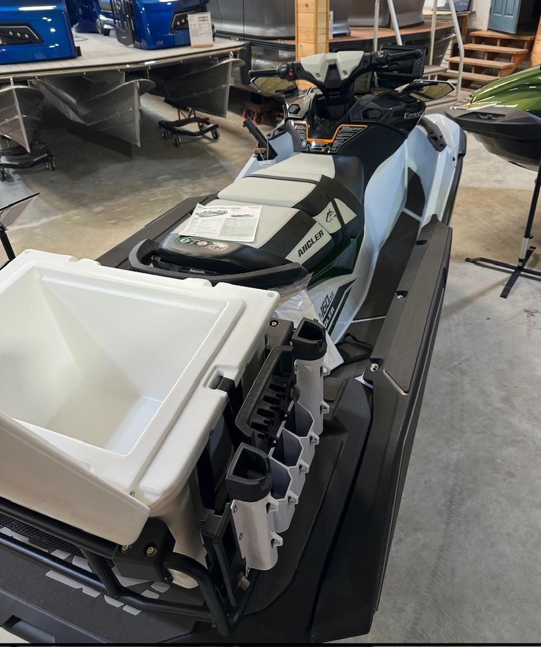 2025 Kawasaki Ultra 160 LXS Angler-8