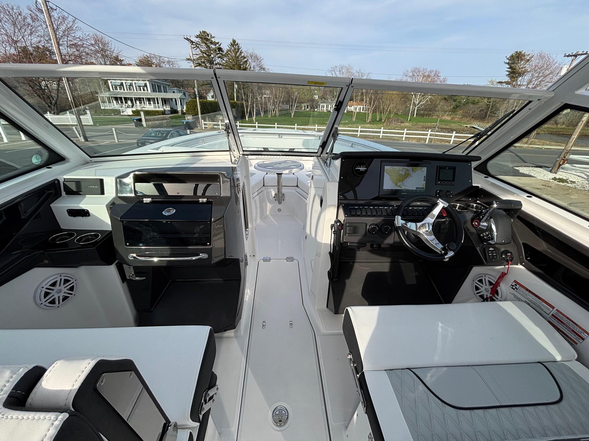 2025-blackfin-272-dc-power-9718200-20250430080037836-1_XLARGE