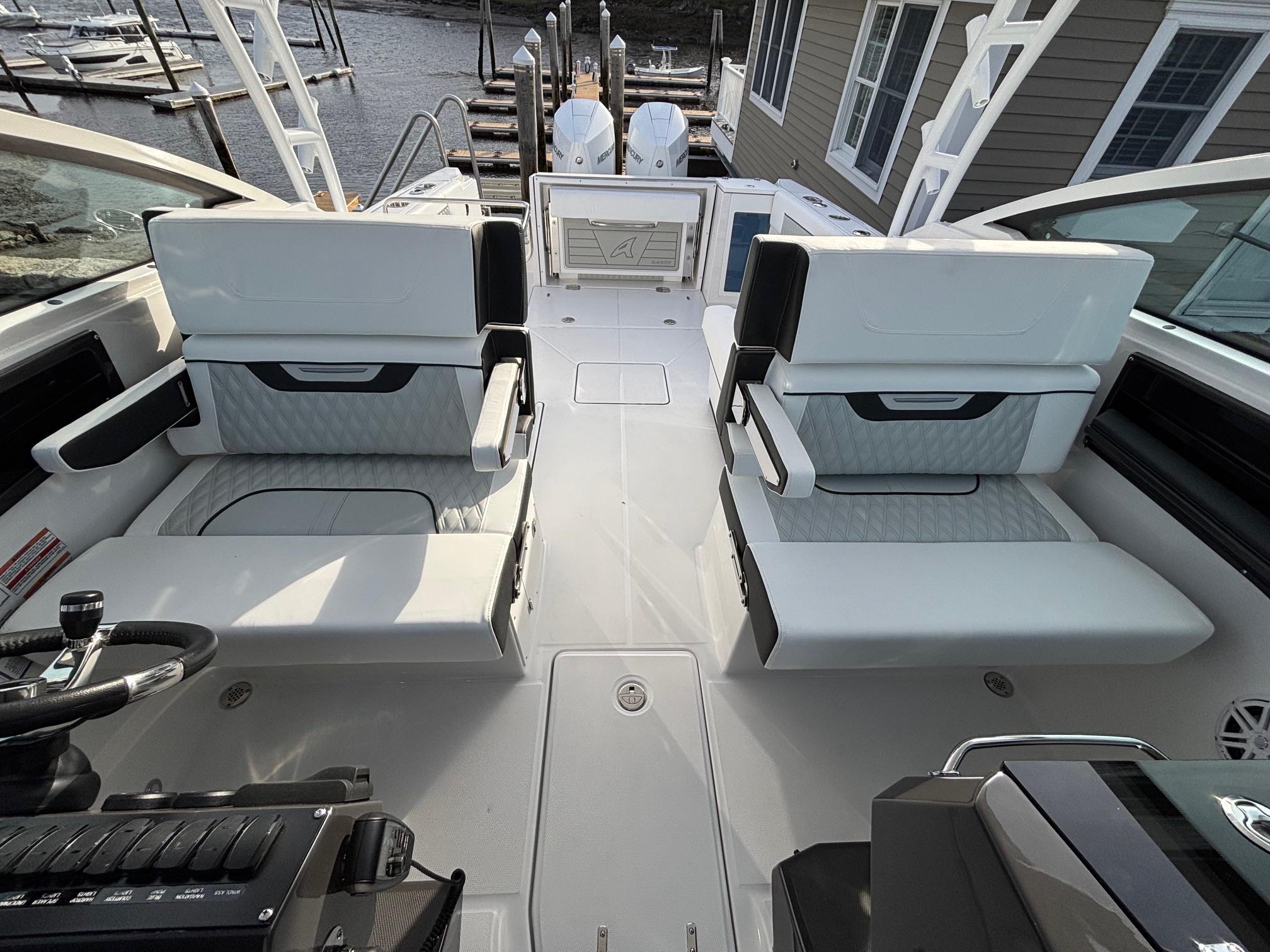 2025-blackfin-272-dc-power-9718200-20250430080040834-1_XLARGE