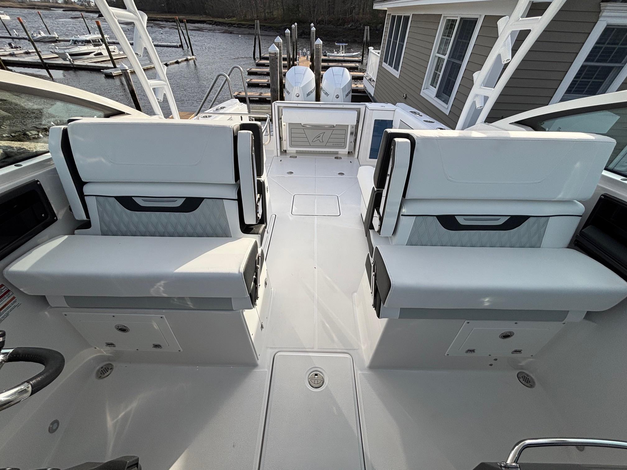 2025-blackfin-272-dc-power-9718200-20250430080041838-1_XLARGE