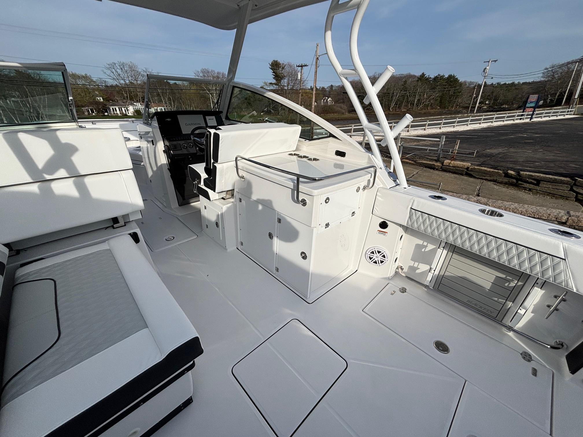 2025-blackfin-272-dc-power-9718200-20250430080044909-1_XLARGE