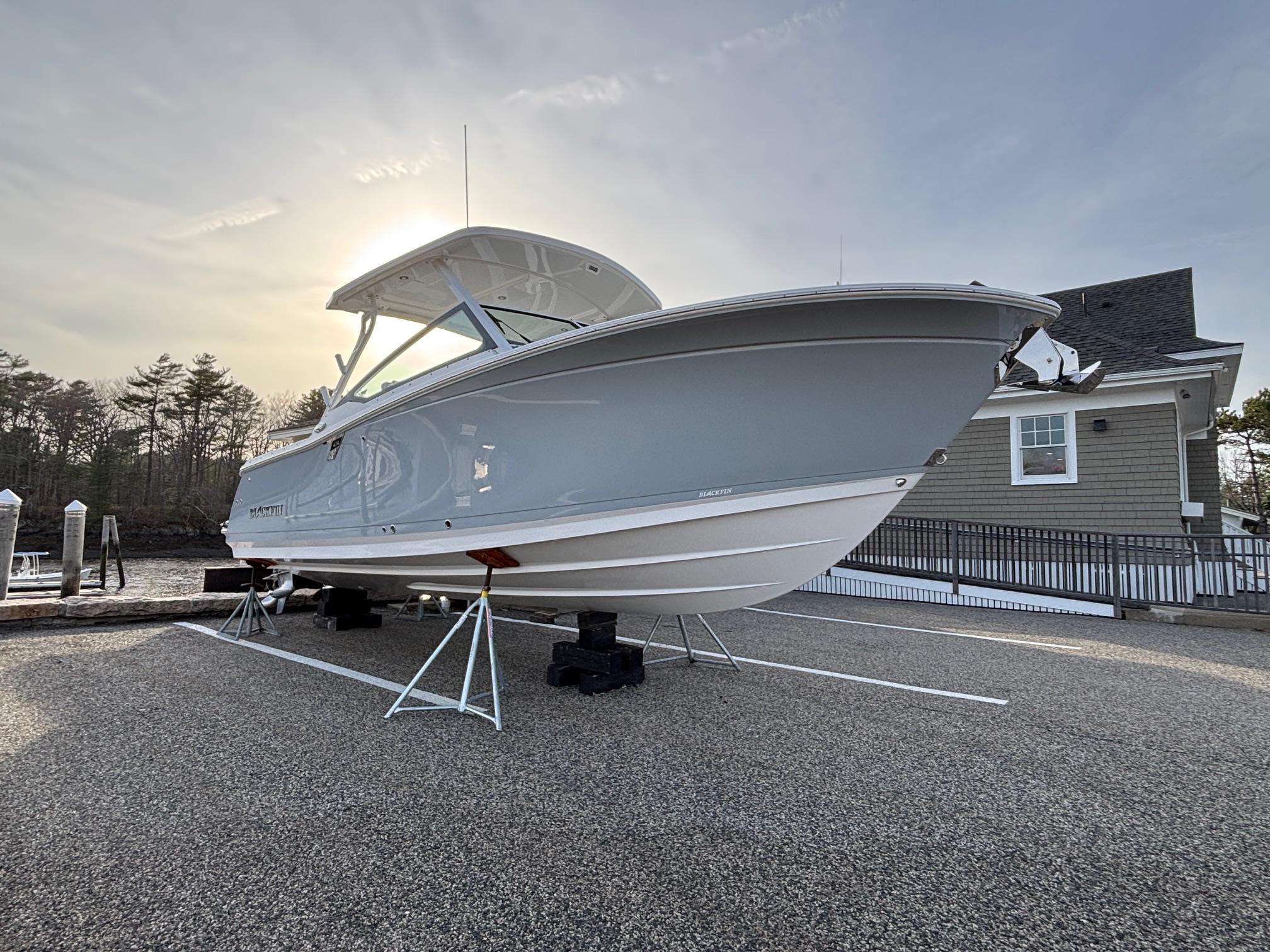 2025-blackfin-272-dc-power-9718200-20250430080105992-1_XLARGE
