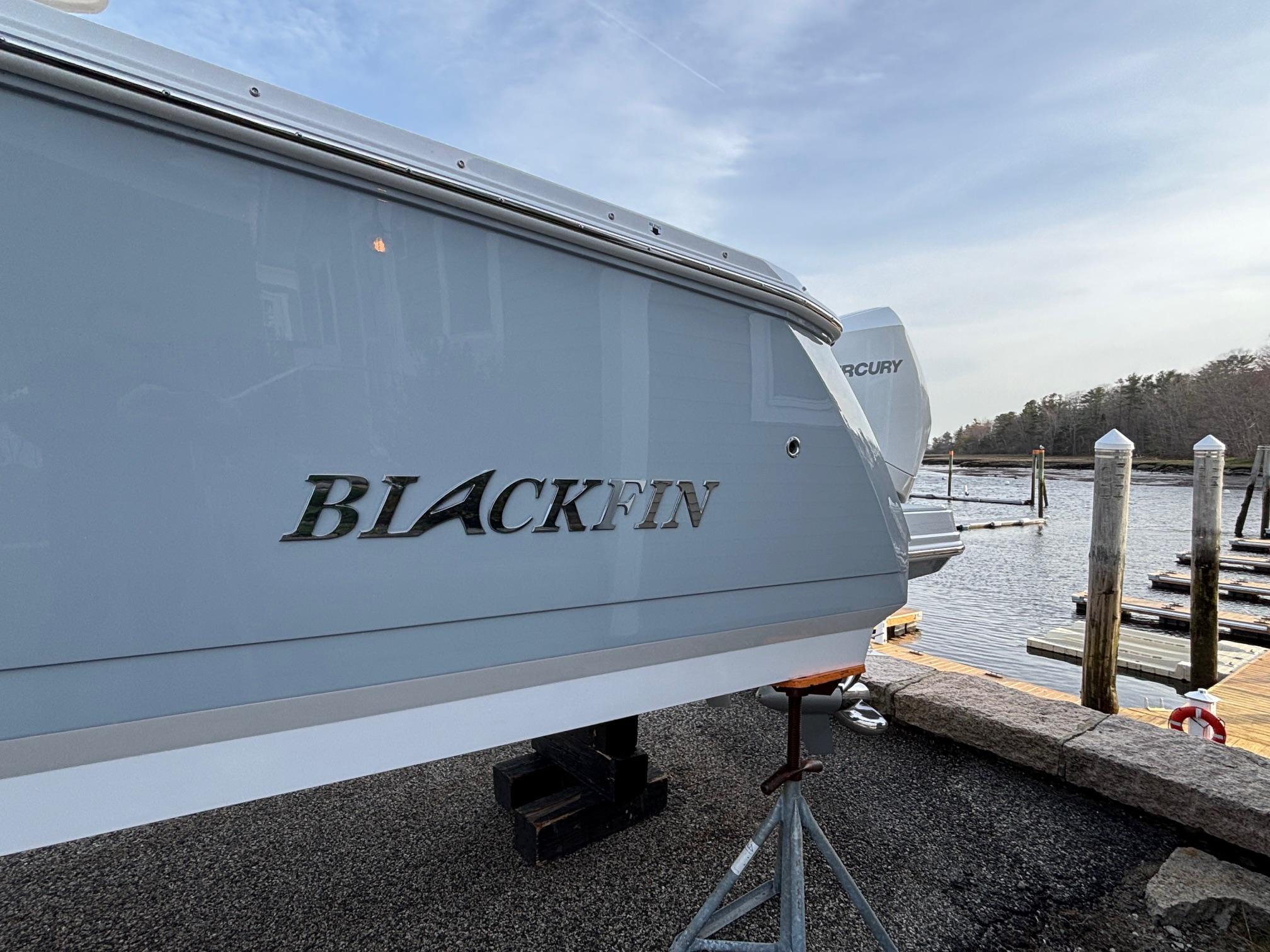 2025-blackfin-272-dc-power-9718200-20250430080109984-1_XLARGE