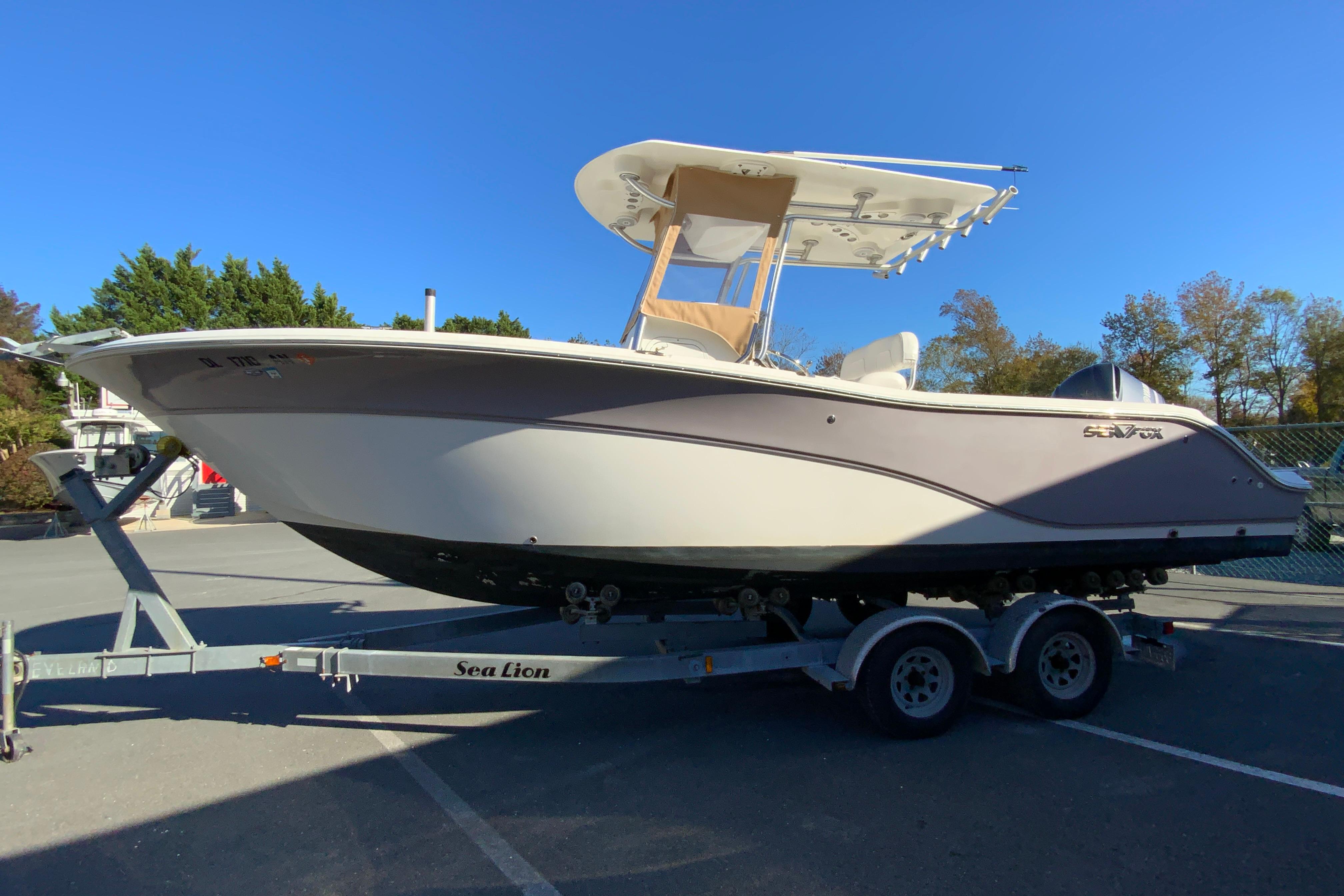 2011 Sea fox 256 Center Console-6