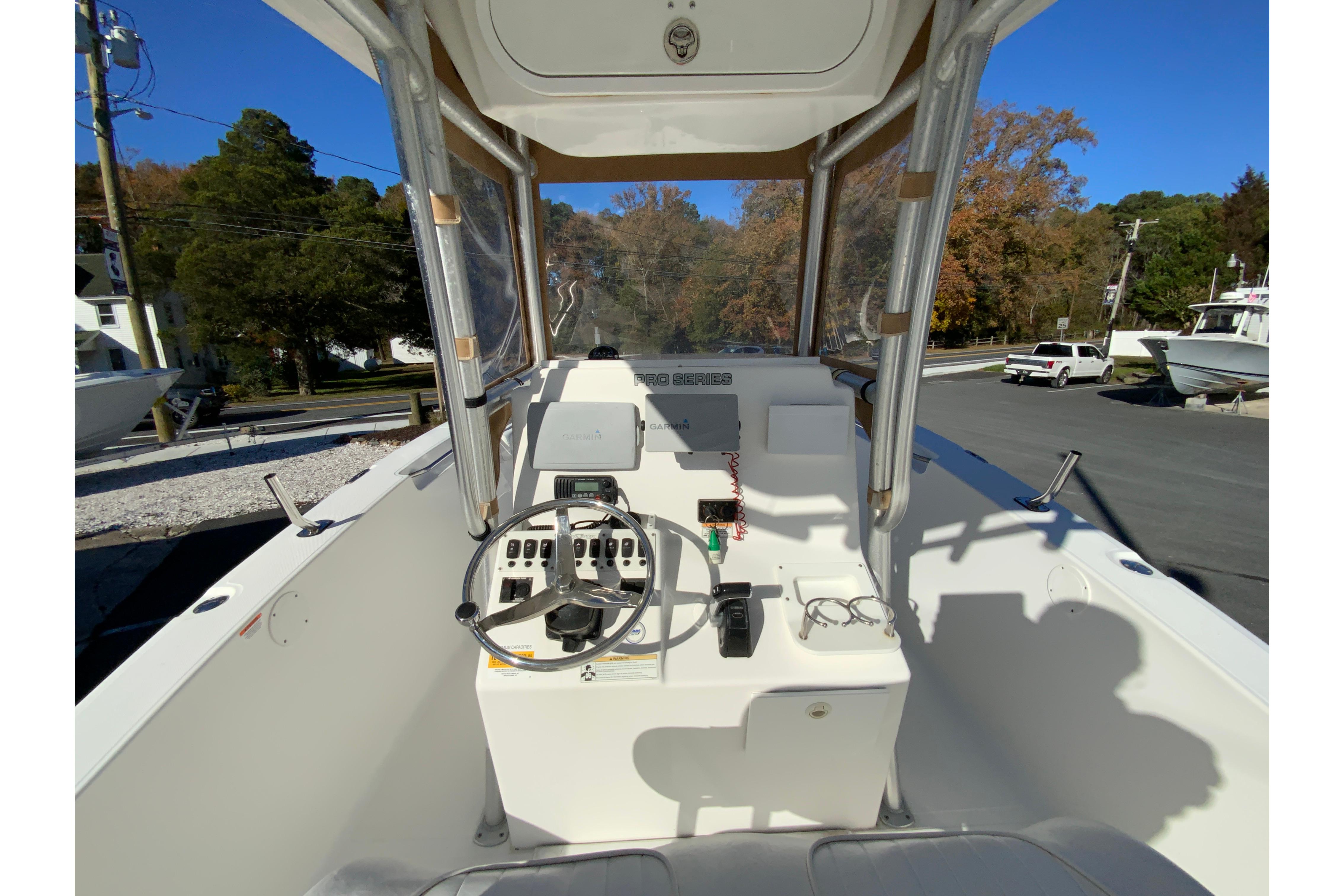 2011 Sea fox 256 Center Console-12