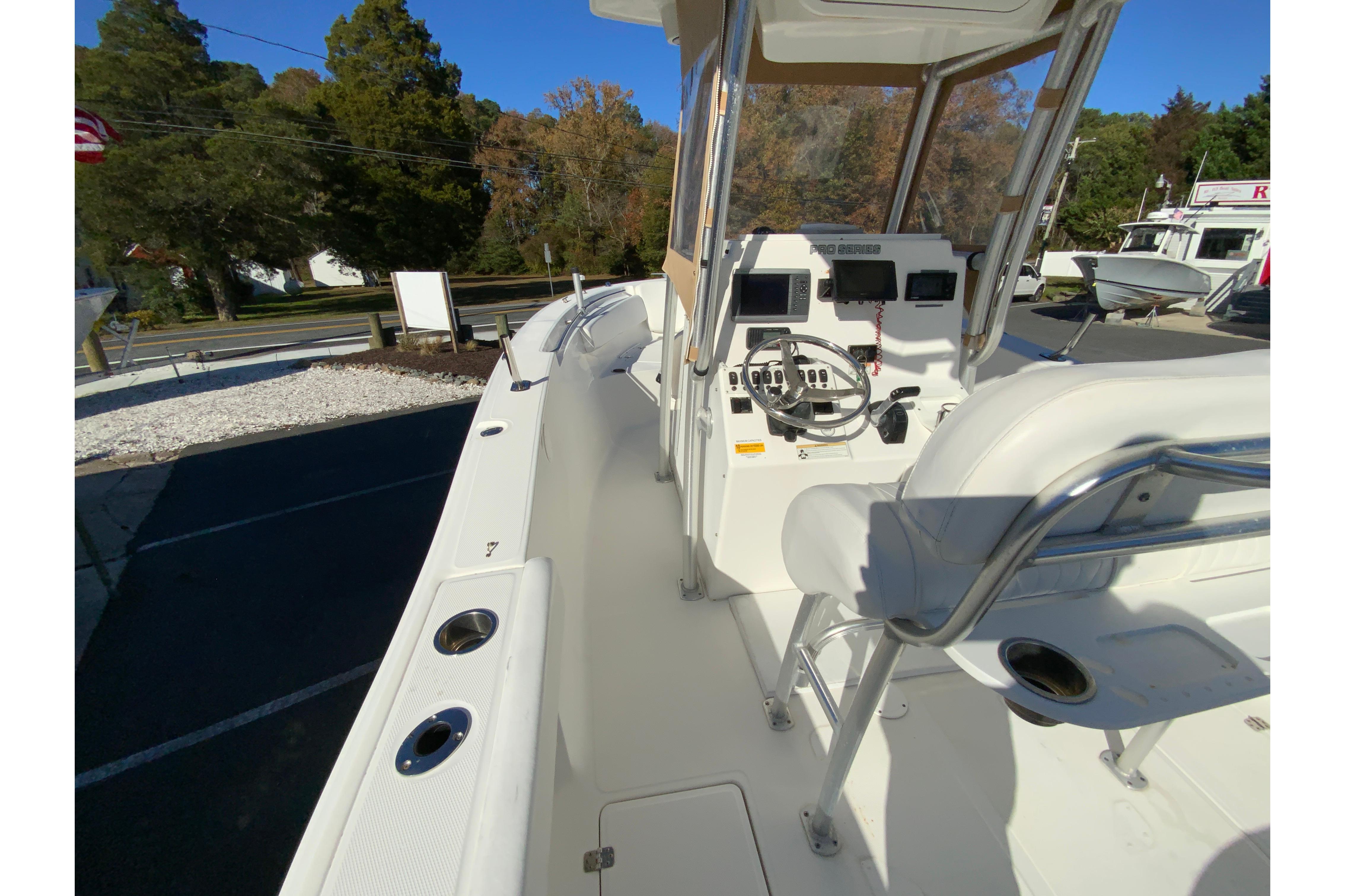 2011 Sea fox 256 Center Console-17