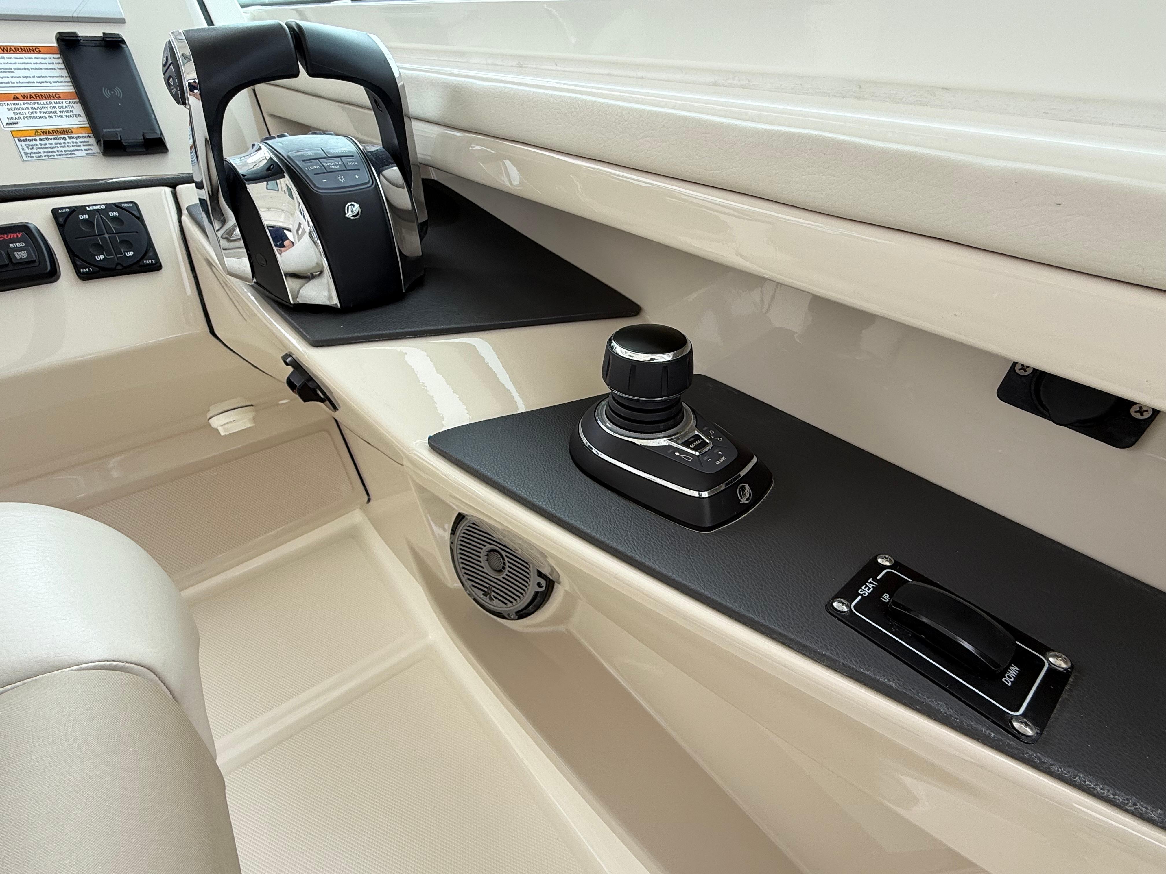 2017 Boston Whaler 320 Vantage #TBRL0331 inventory image at Sun Country Marine Group, Newport Beach 2017 Boston Whaler 320 Vantage #TBRL0331 inventory image at Sun Country Marine Group, Newport Beach