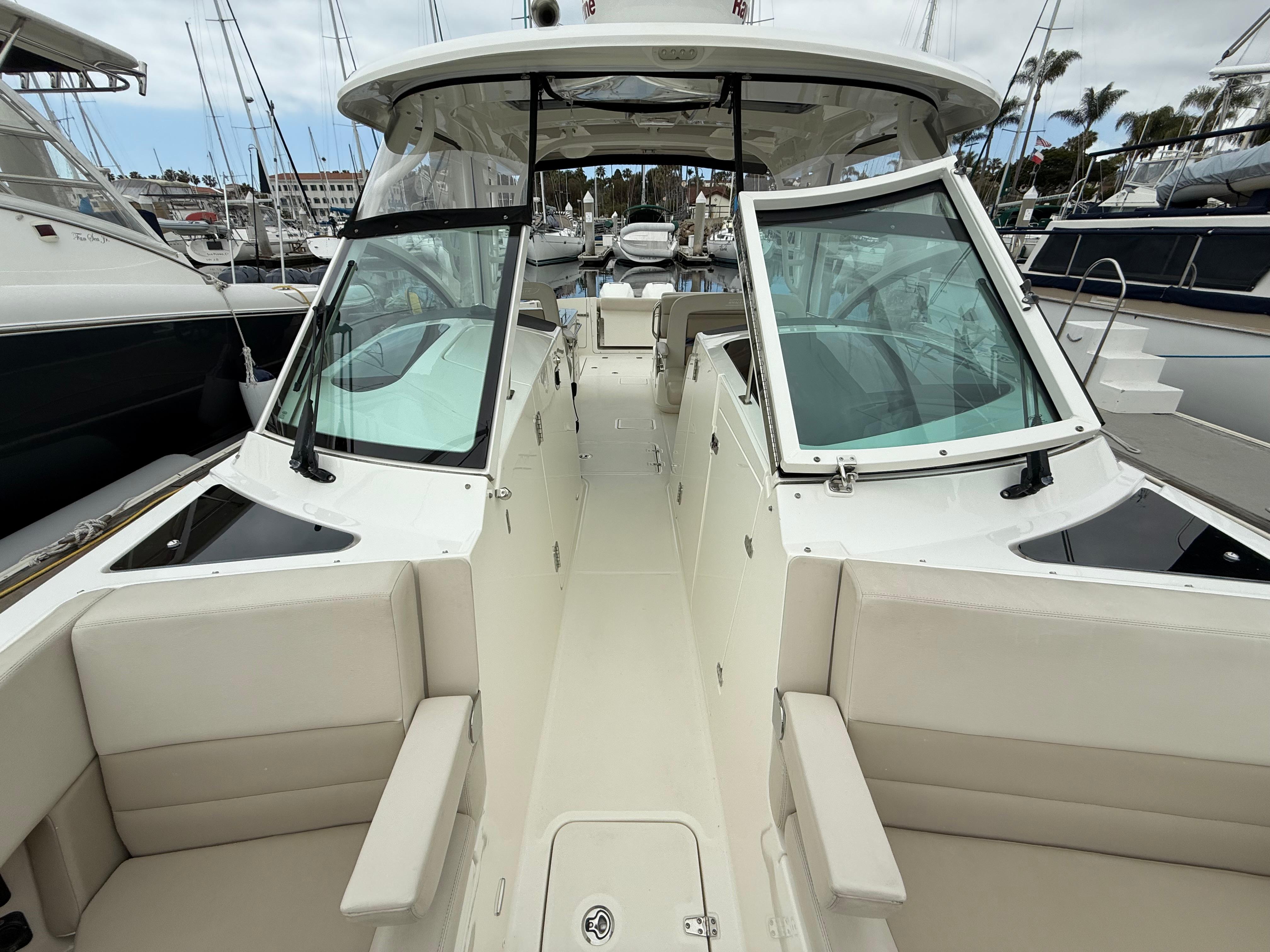 2017 Boston Whaler 320 Vantage #TBRL0331 inventory image at Sun Country Marine Group, Newport Beach 2017 Boston Whaler 320 Vantage #TBRL0331 inventory image at Sun Country Marine Group, Newport Beach