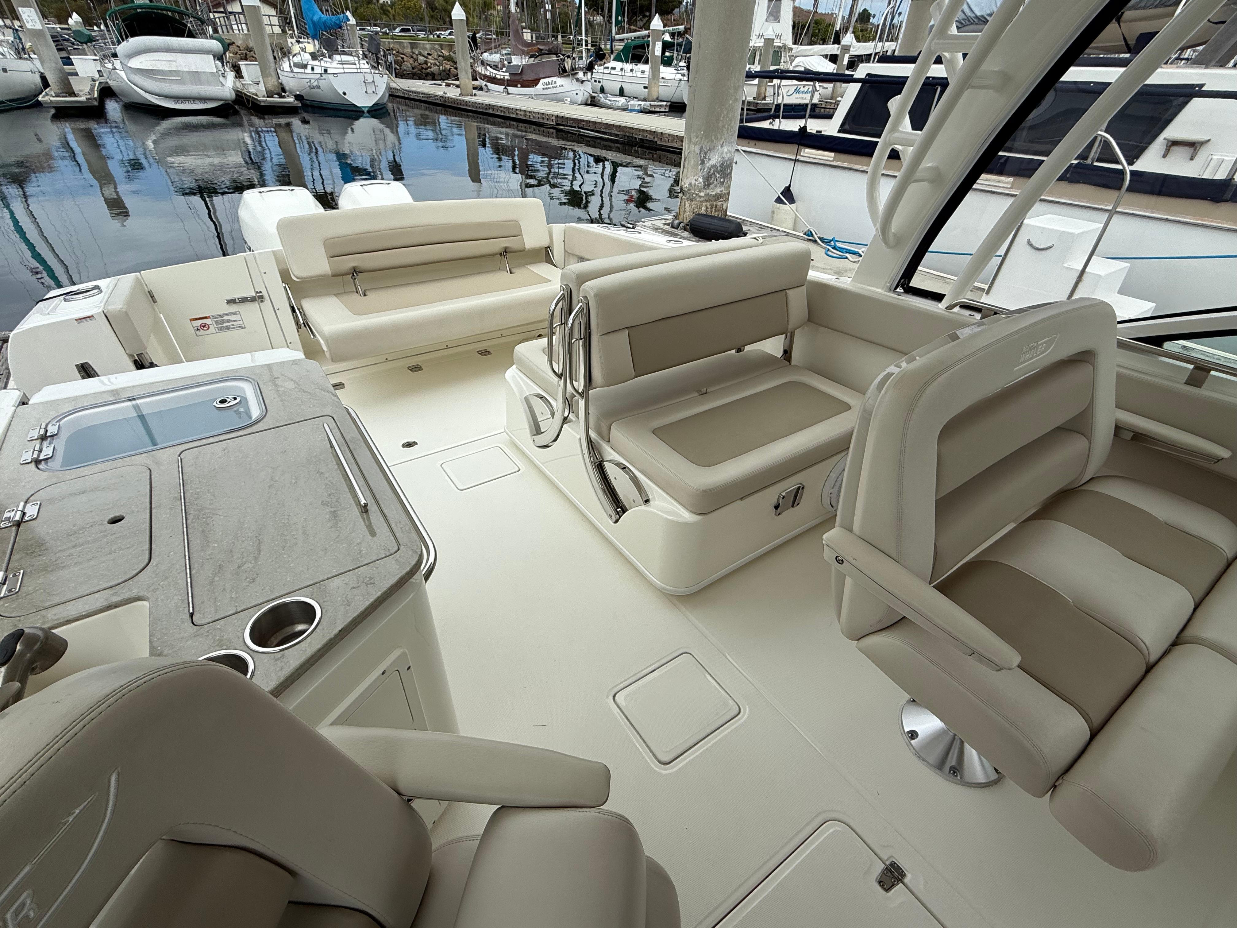 2017 Boston Whaler 320 Vantage #TBRL0331 inventory image at Sun Country Marine Group, Newport Beach 2017 Boston Whaler 320 Vantage #TBRL0331 inventory image at Sun Country Marine Group, Newport Beach