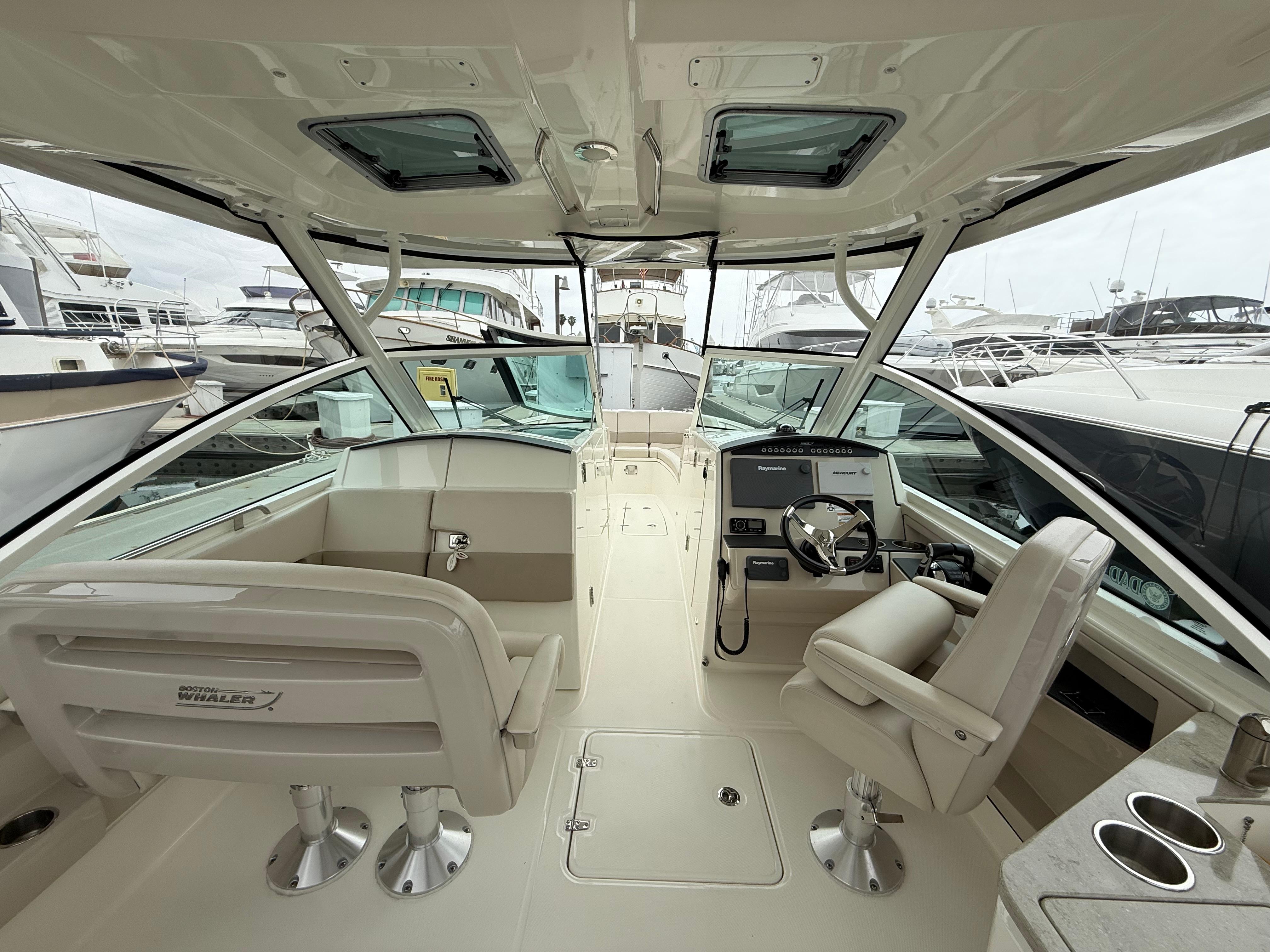 2017 Boston Whaler 320 Vantage #TBRL0331 inventory image at Sun Country Marine Group, Newport Beach 2017 Boston Whaler 320 Vantage #TBRL0331 inventory image at Sun Country Marine Group, Newport Beach