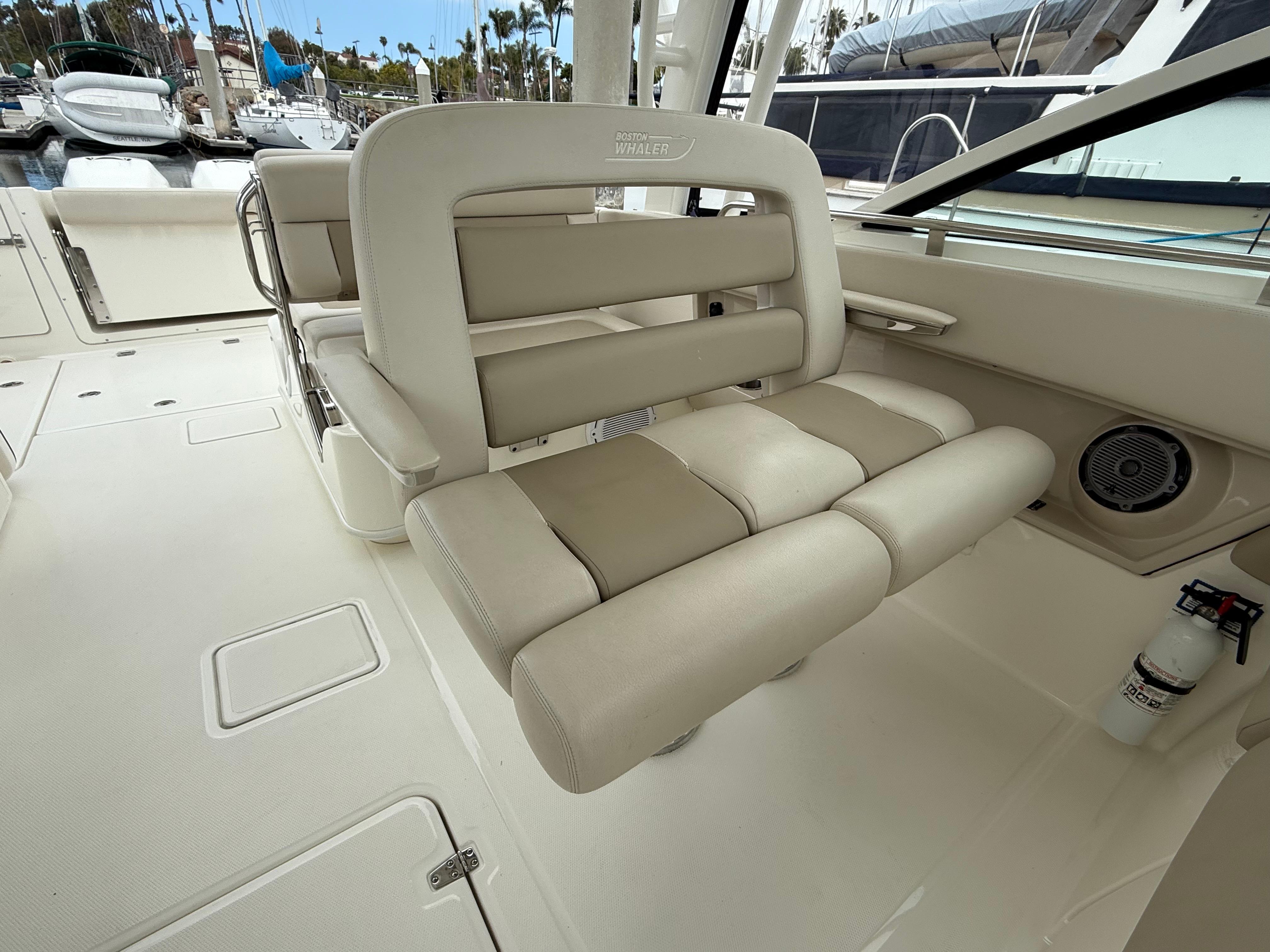 2017 Boston Whaler 320 Vantage #TBRL0331 inventory image at Sun Country Marine Group, Newport Beach 2017 Boston Whaler 320 Vantage #TBRL0331 inventory image at Sun Country Marine Group, Newport Beach