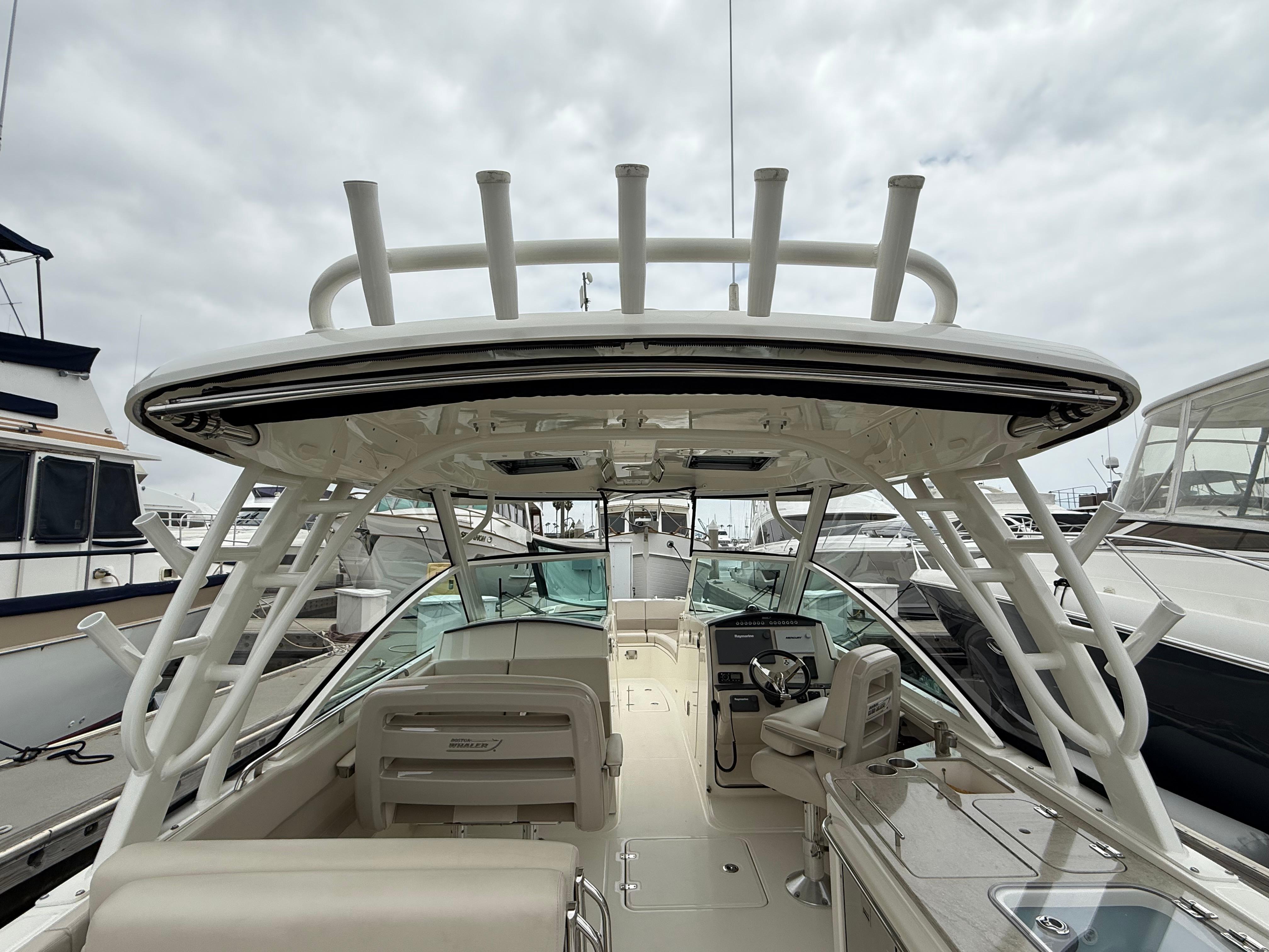 2017 Boston Whaler 320 Vantage #TBRL0331 inventory image at Sun Country Marine Group, Newport Beach 2017 Boston Whaler 320 Vantage #TBRL0331 inventory image at Sun Country Marine Group, Newport Beach