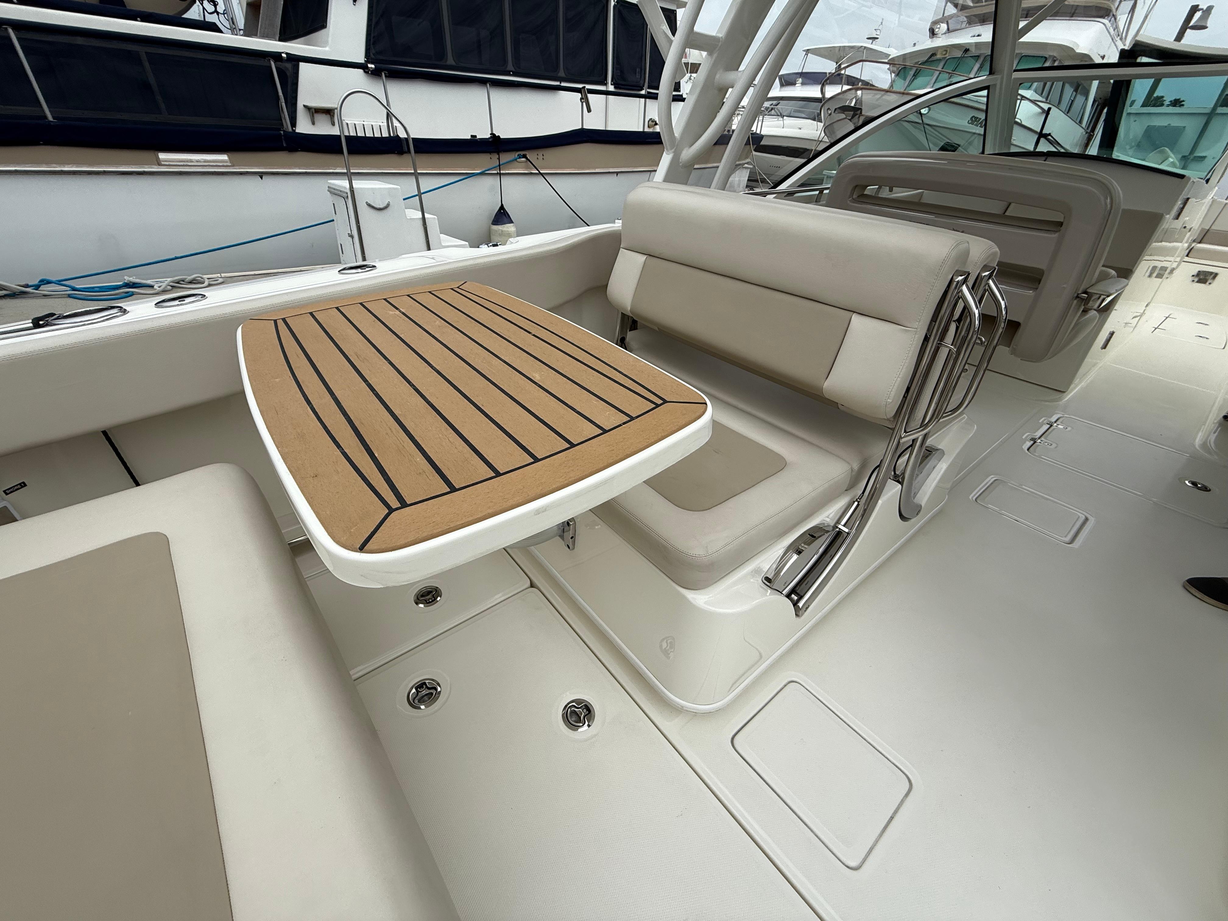 2017 Boston Whaler 320 Vantage #TBRL0331 inventory image at Sun Country Marine Group, Newport Beach 2017 Boston Whaler 320 Vantage #TBRL0331 inventory image at Sun Country Marine Group, Newport Beach