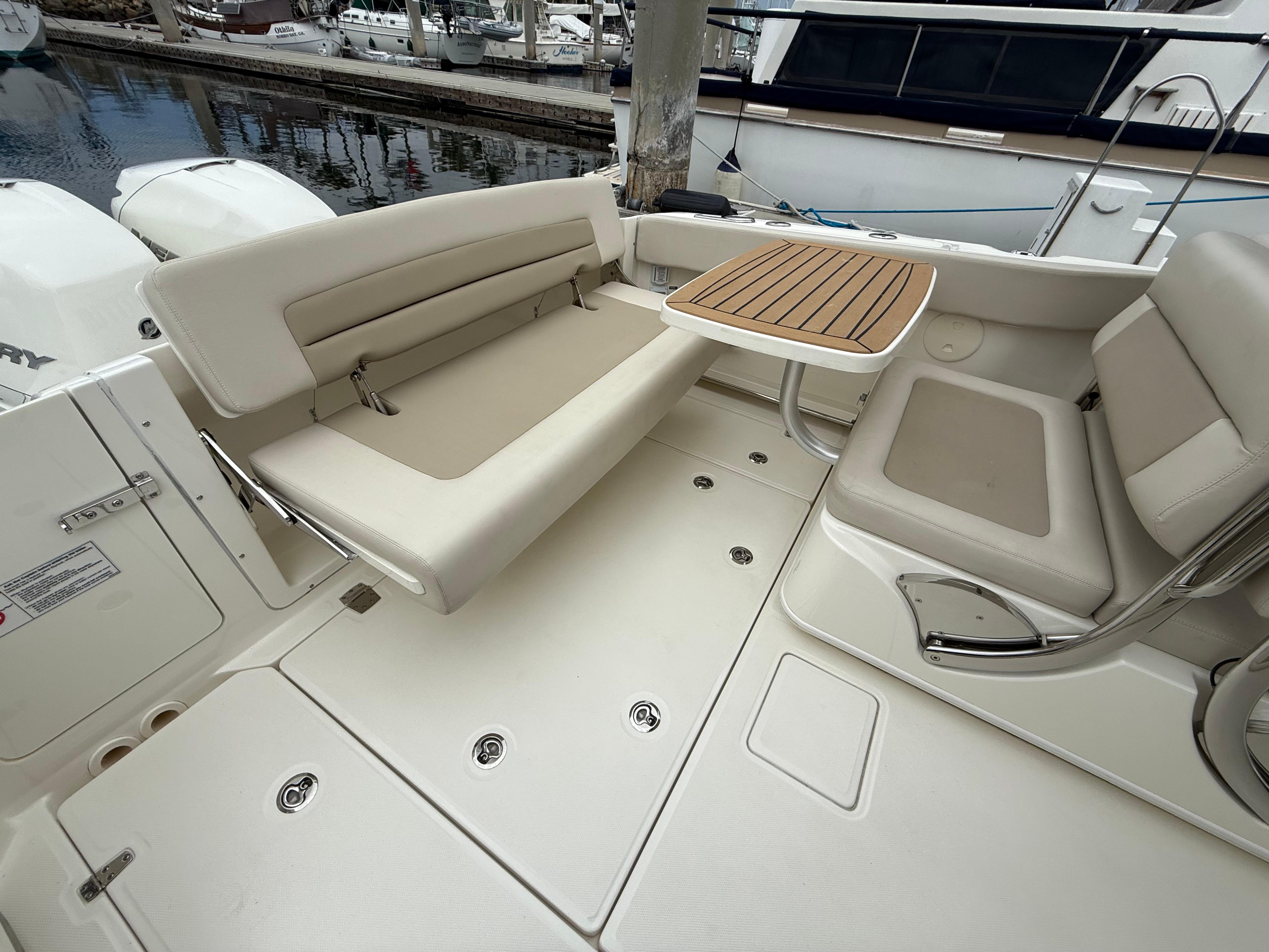 2017 Boston Whaler 320 Vantage #TBRL0331 inventory image at Sun Country Marine Group, Newport Beach 2017 Boston Whaler 320 Vantage #TBRL0331 inventory image at Sun Country Marine Group, Newport Beach