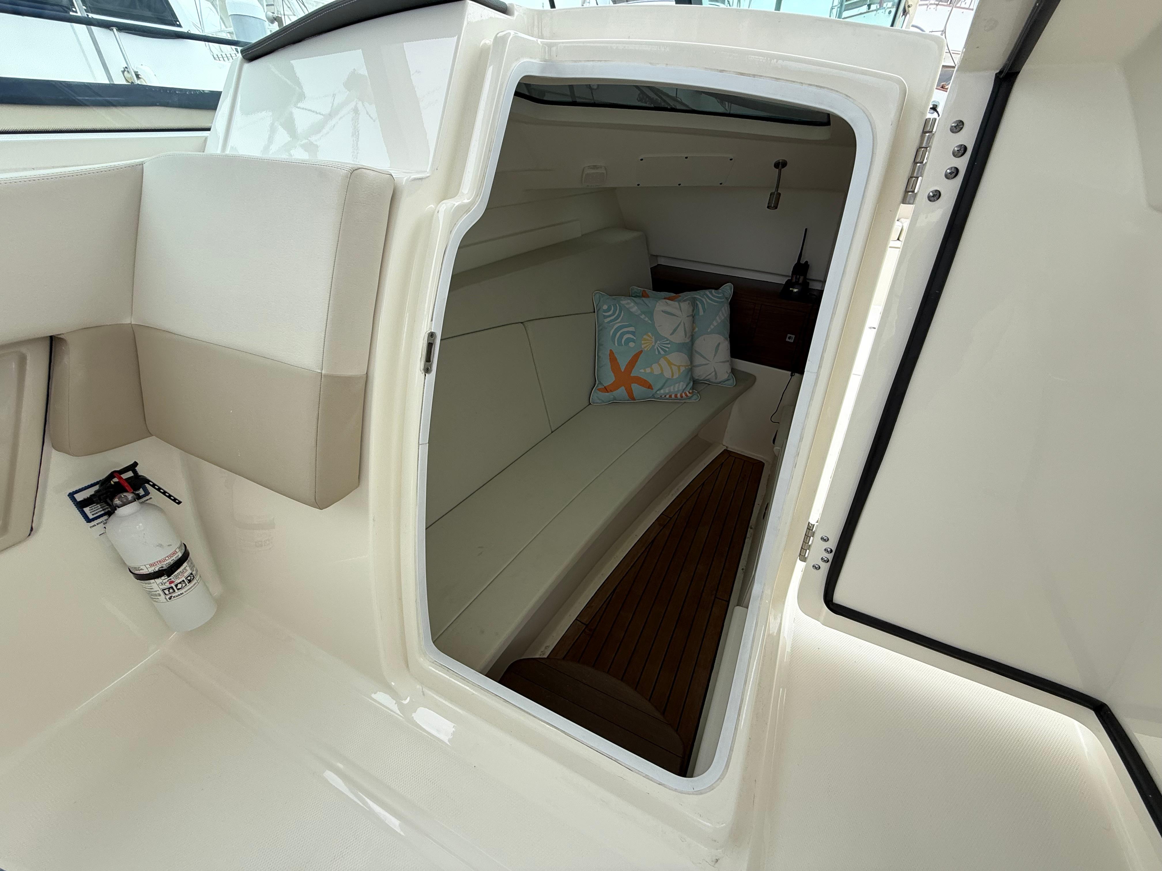 2017 Boston Whaler 320 Vantage #TBRL0331 inventory image at Sun Country Marine Group, Newport Beach 2017 Boston Whaler 320 Vantage #TBRL0331 inventory image at Sun Country Marine Group, Newport Beach