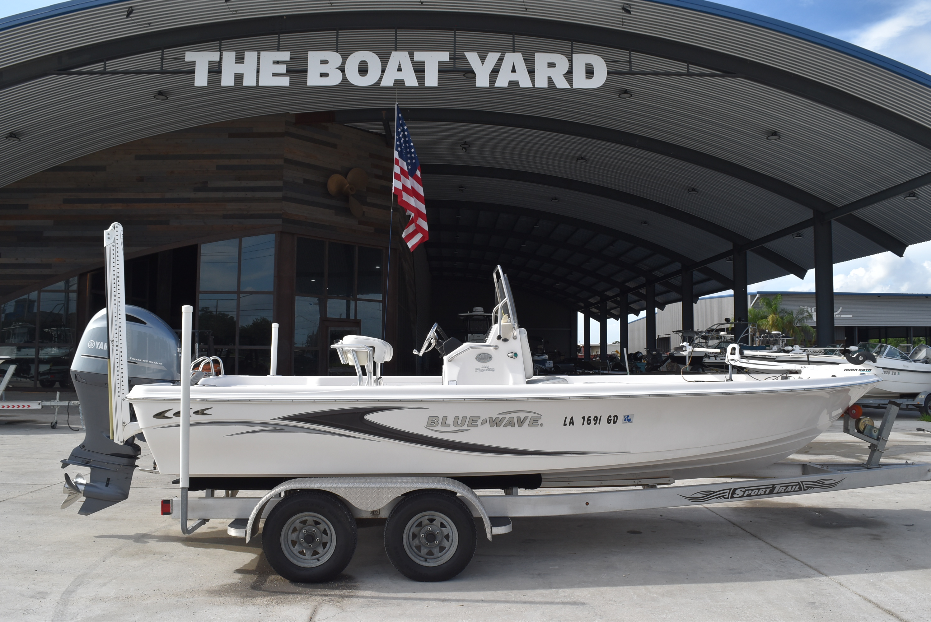 2015 Blue Wave boat for sale, model of the boat is 2200 & Image # 1 of 8