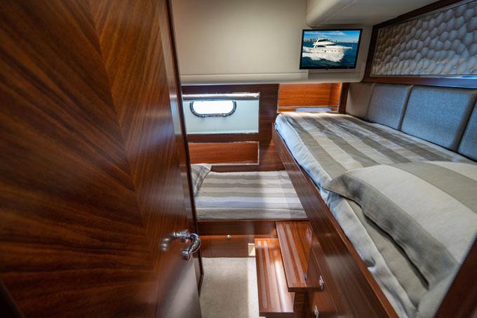 Starboard L Berth Stateroom with 19