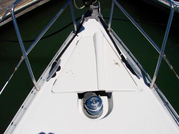 Bow of a 2001 Beneteau 331 sailboat.