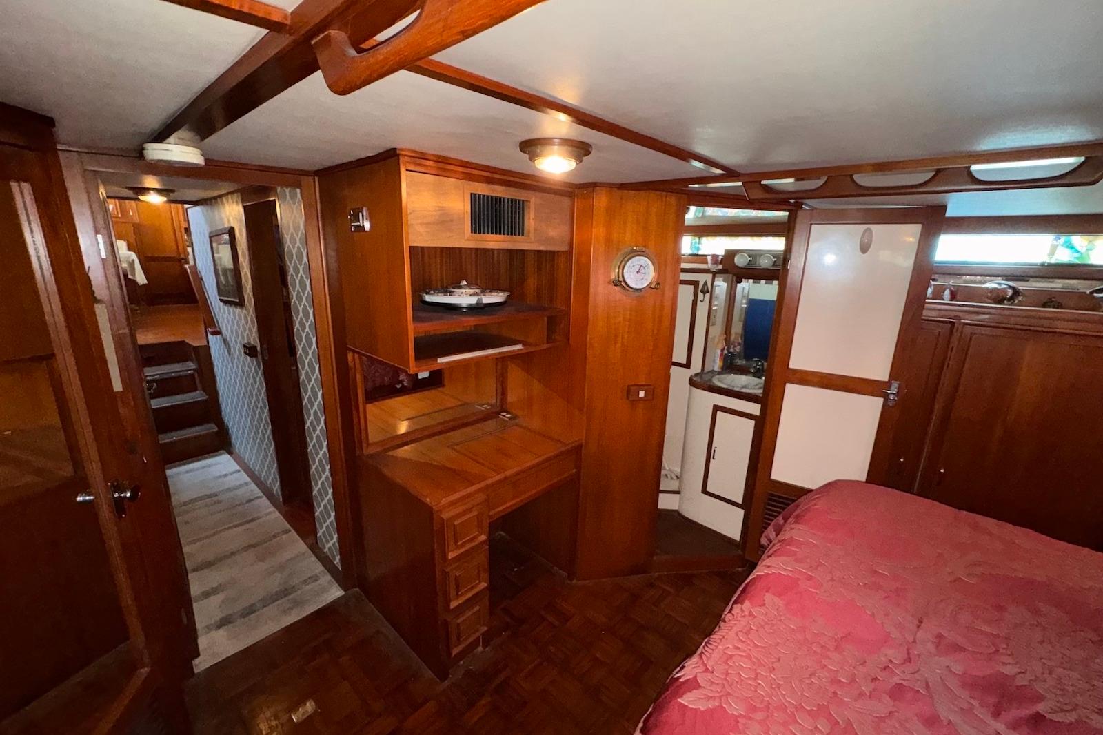 F 4935 BB Knot 10 Yacht Sales F 4935 BB Knot 10 Yacht Sales