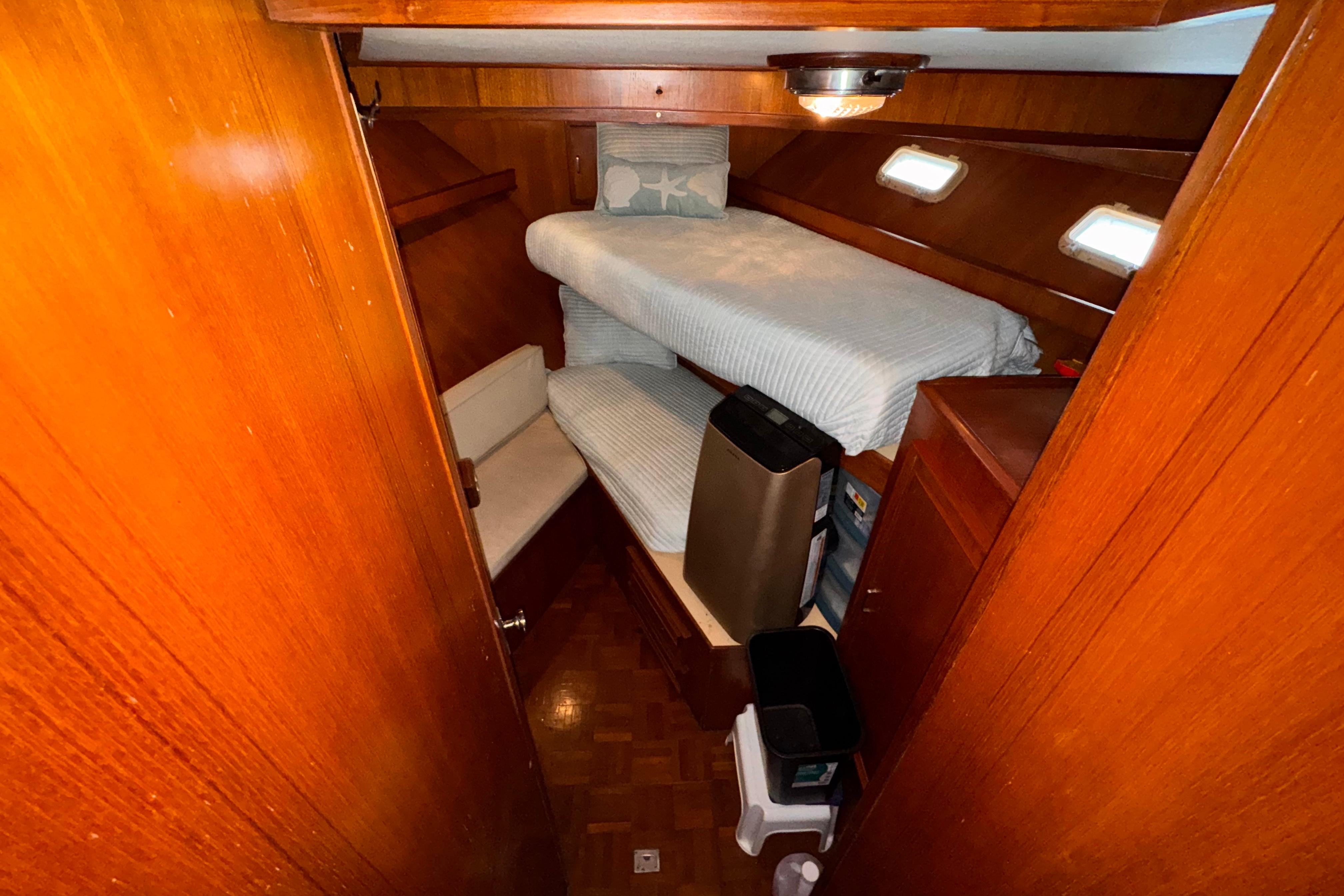 F 4935 BB Knot 10 Yacht Sales F 4935 BB Knot 10 Yacht Sales