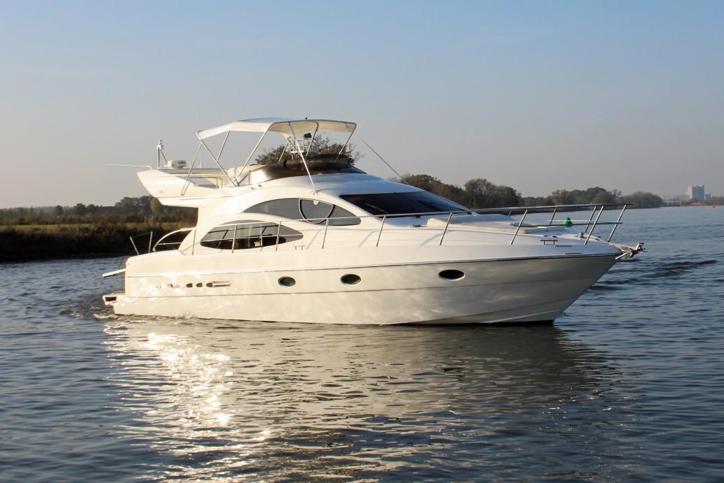 2001 Azimut 42 large 3