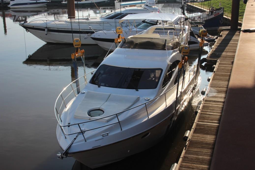 2001 Azimut 42 large 5