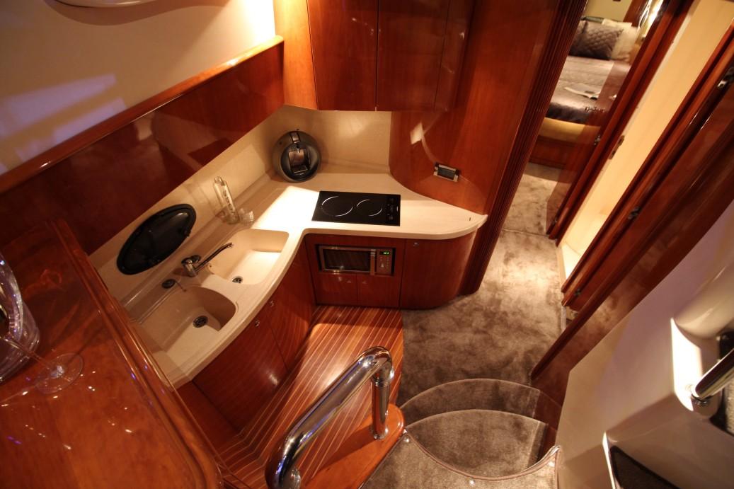 2001 Azimut 42 large 36