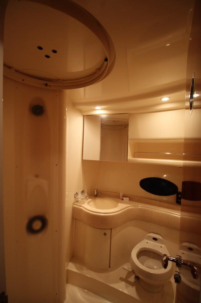 2001 Azimut 42 large 71