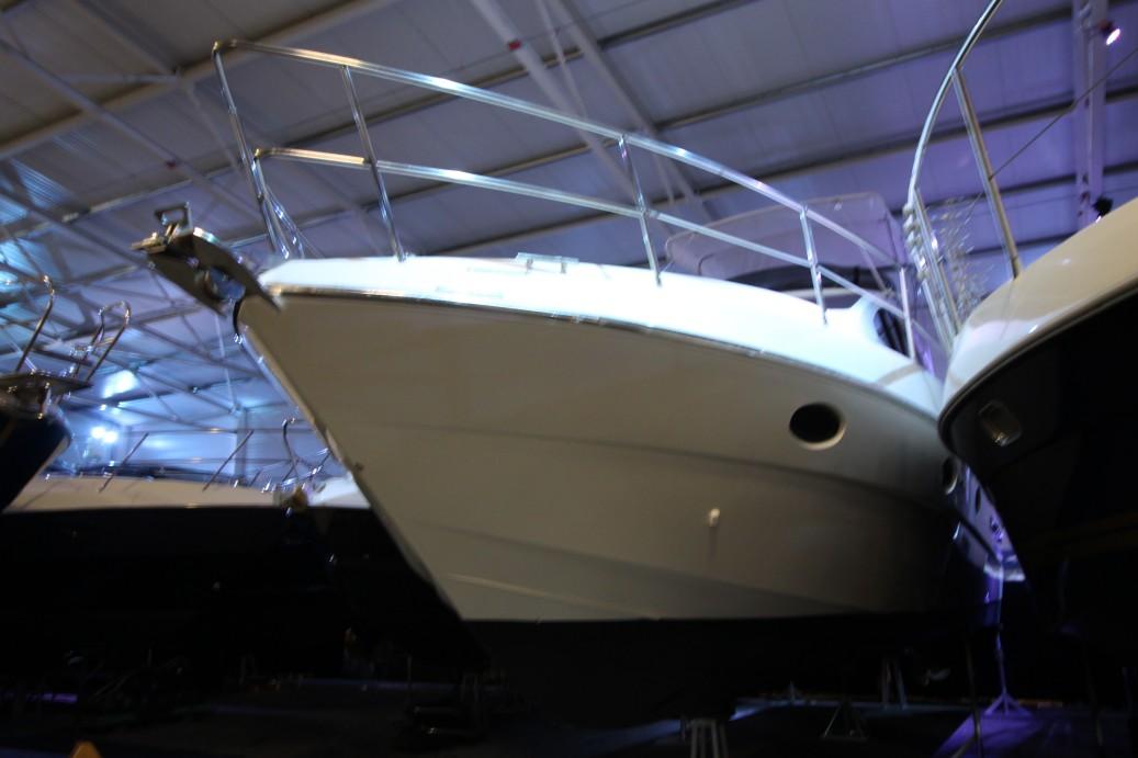 2001 Azimut 42 large 83