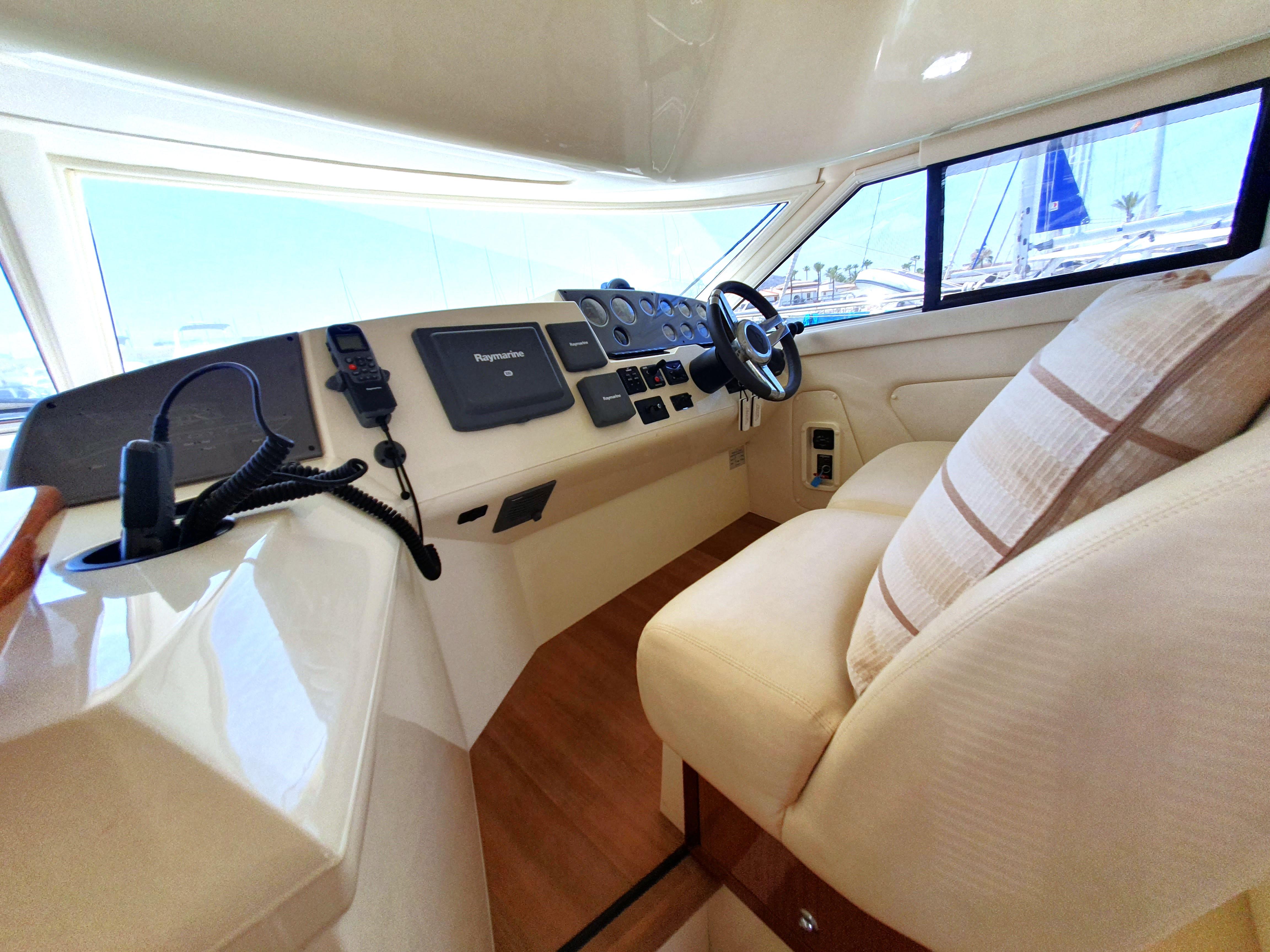 Sealine F42/5 style=