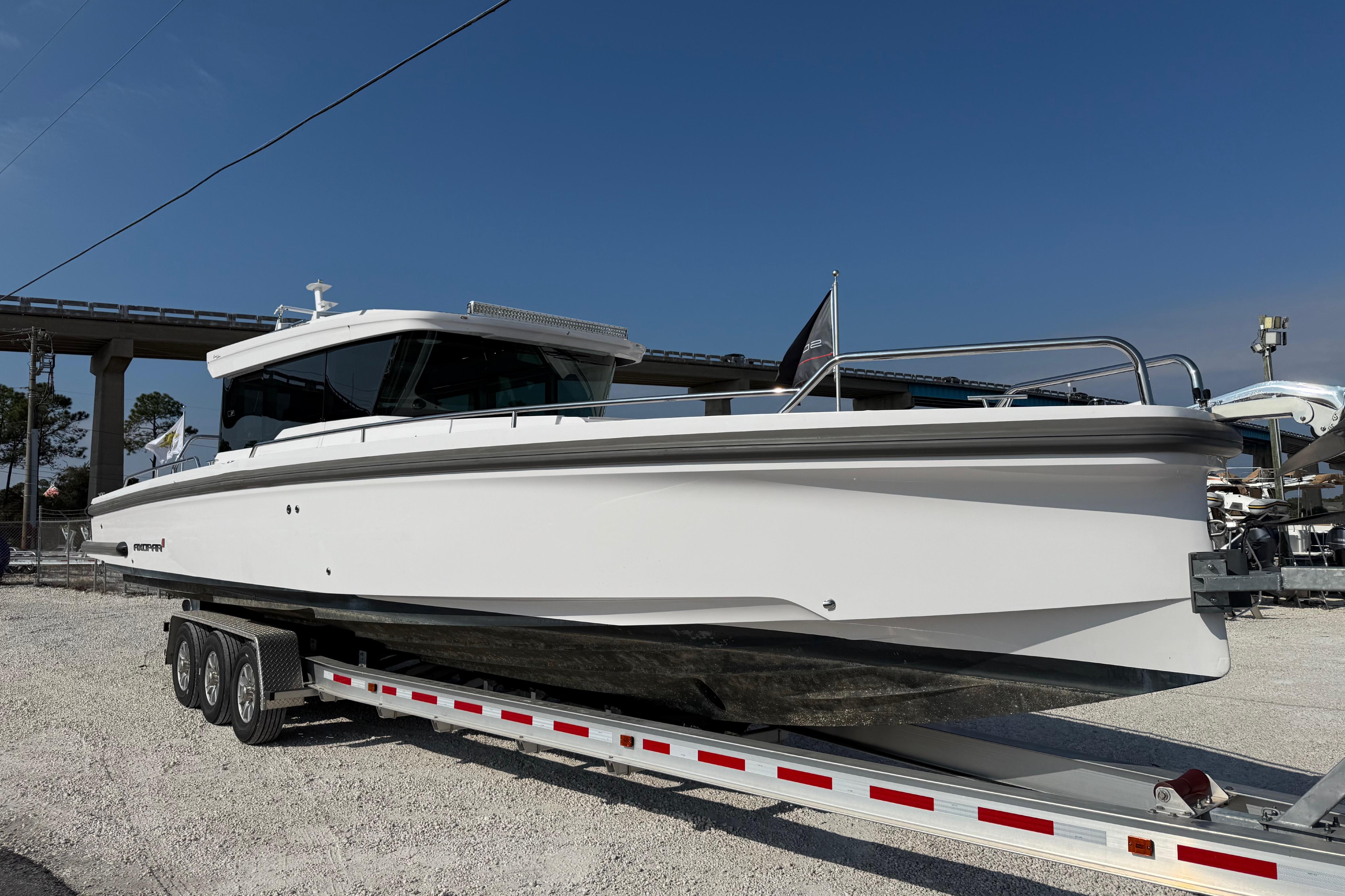 2023 Axopar 37 XC Cross Cabin