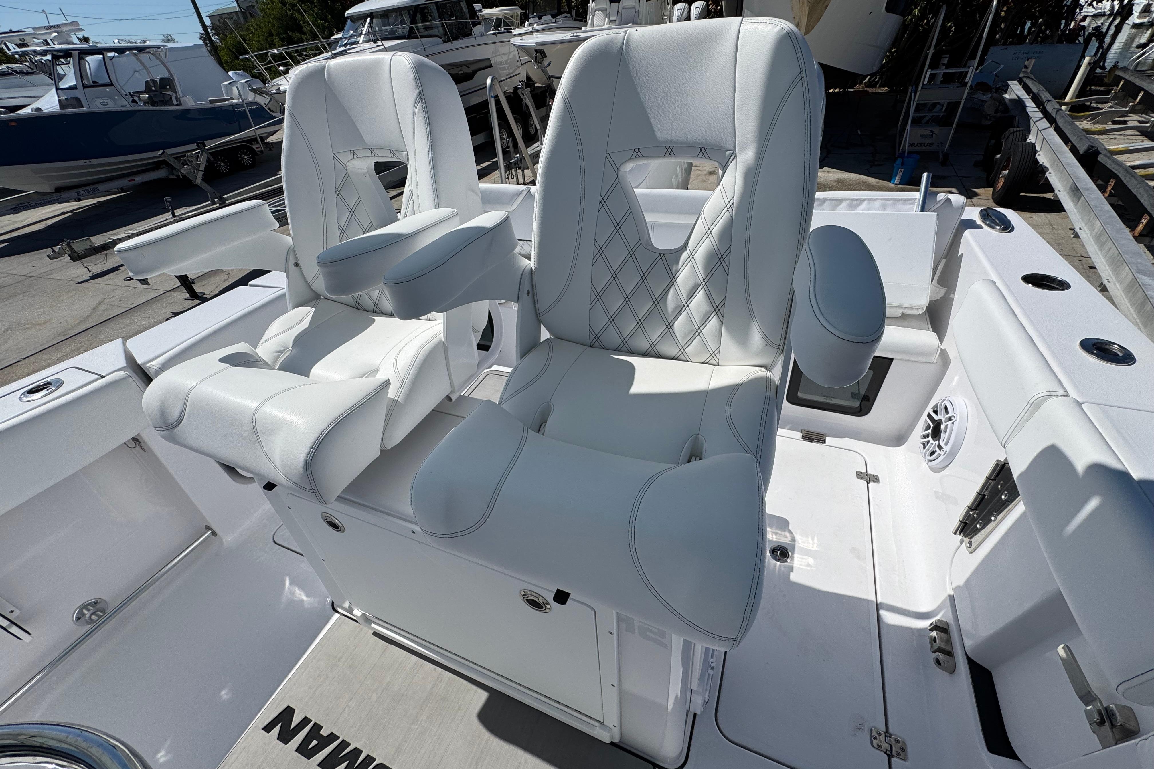 2025 Sportsman Heritage 261 Center Console-14