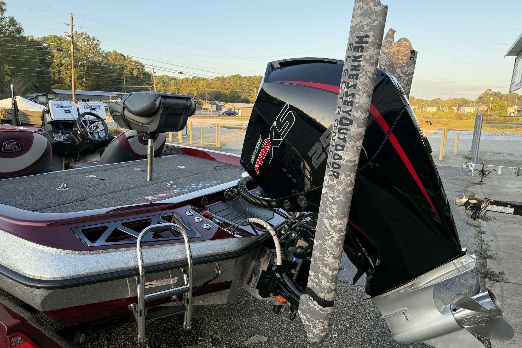 2018 Ranger Z520L boat with powerful outboard motor and fishing seat.