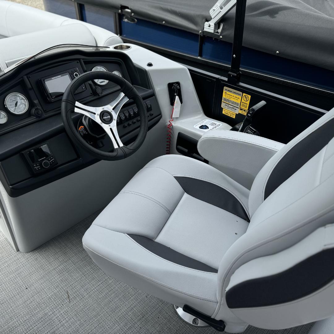 2024 Bentley pontoons Legacy 220 Quad Swingback-8