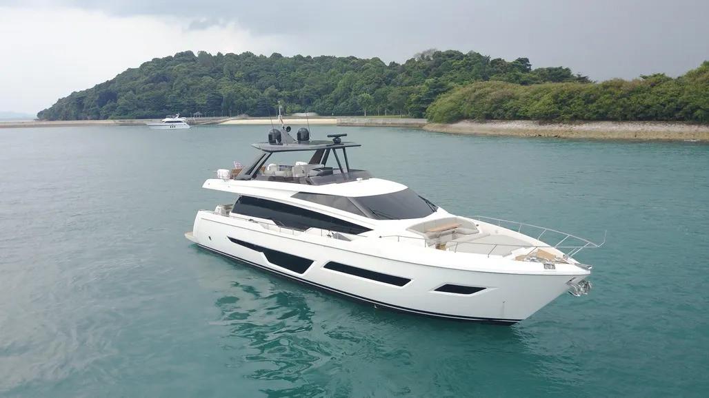 Ferretti Yachts 780