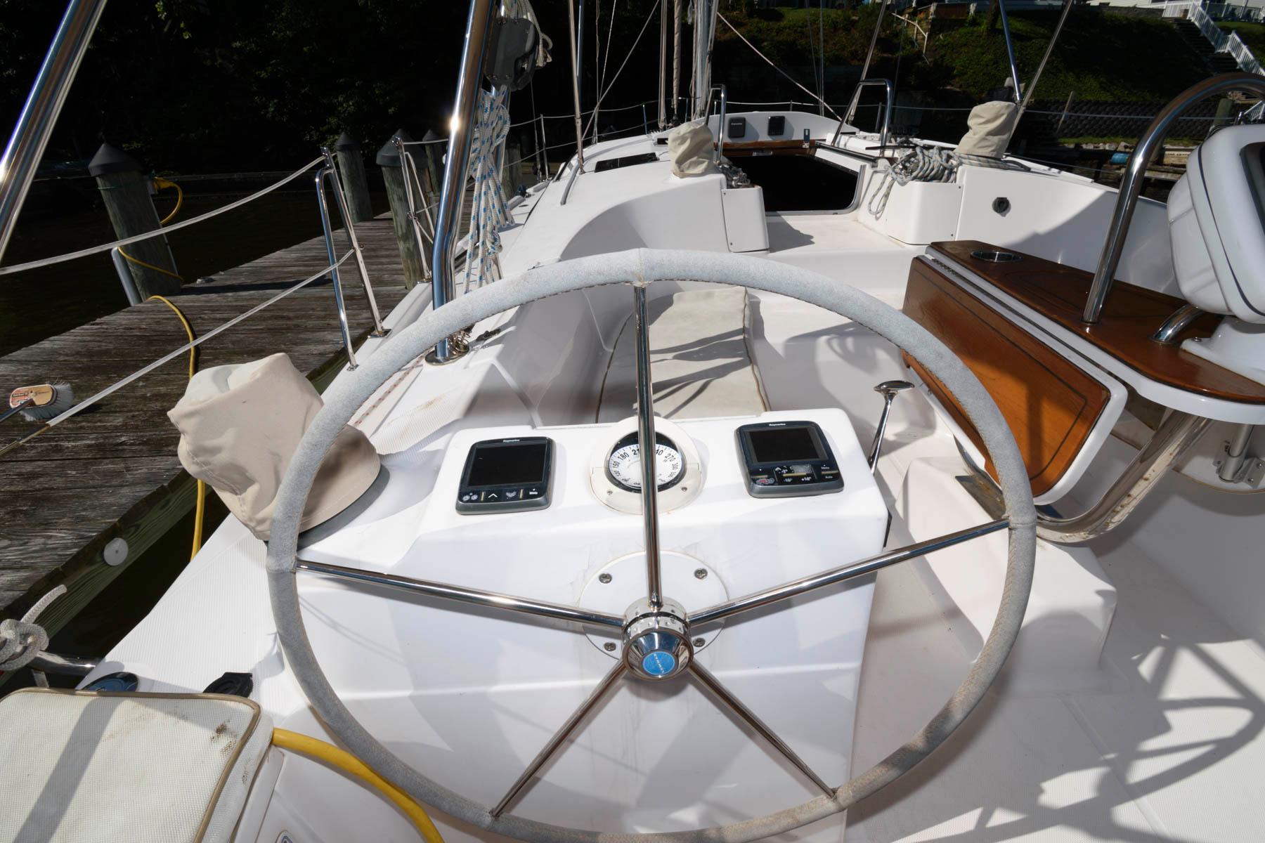 M 6209 SK Knot 10 Yacht Sales