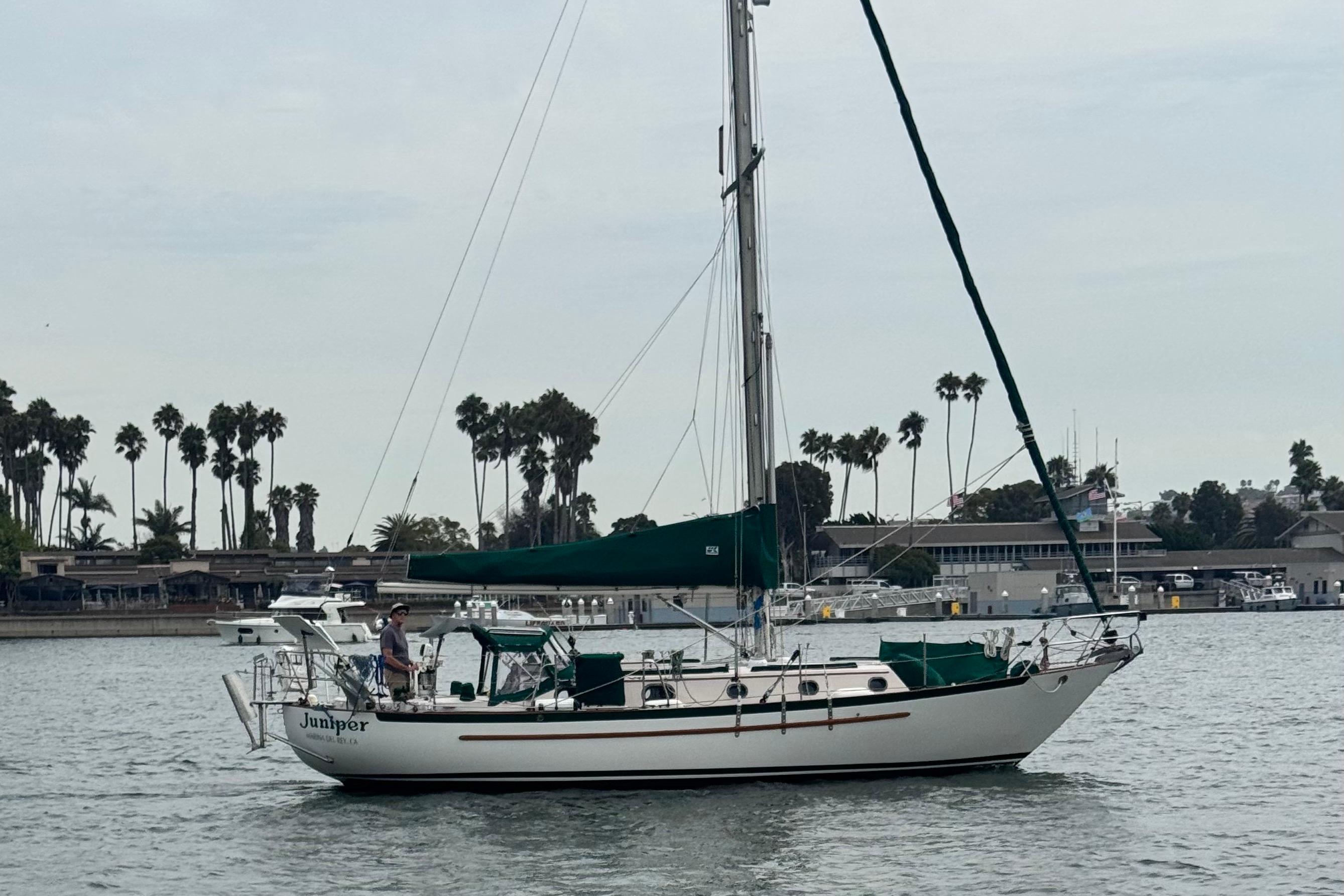 34' Pacific Seacraft 1988